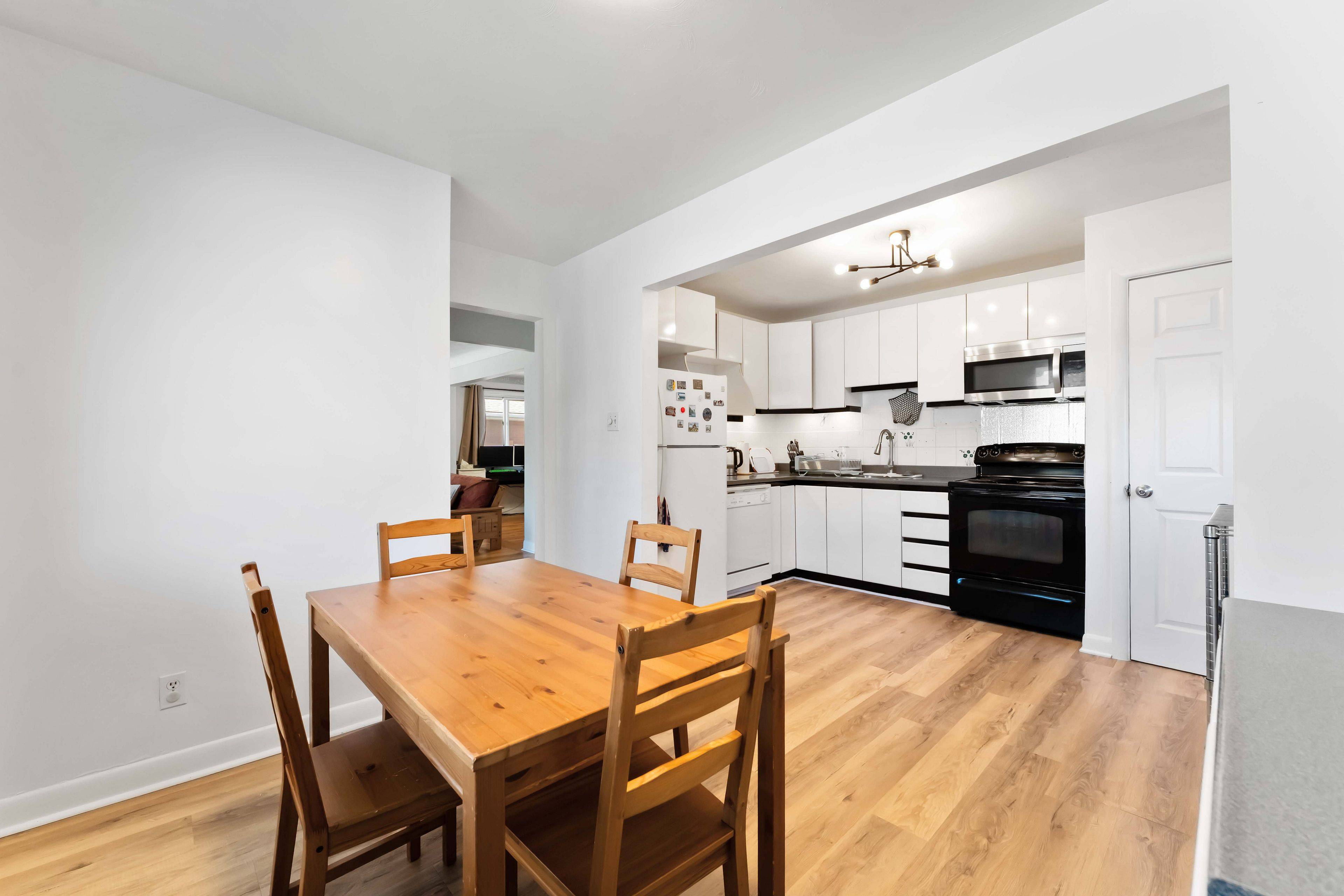 Overbrook - Castleheights And Area, ON K1K 1A6,506 Vernon AVE