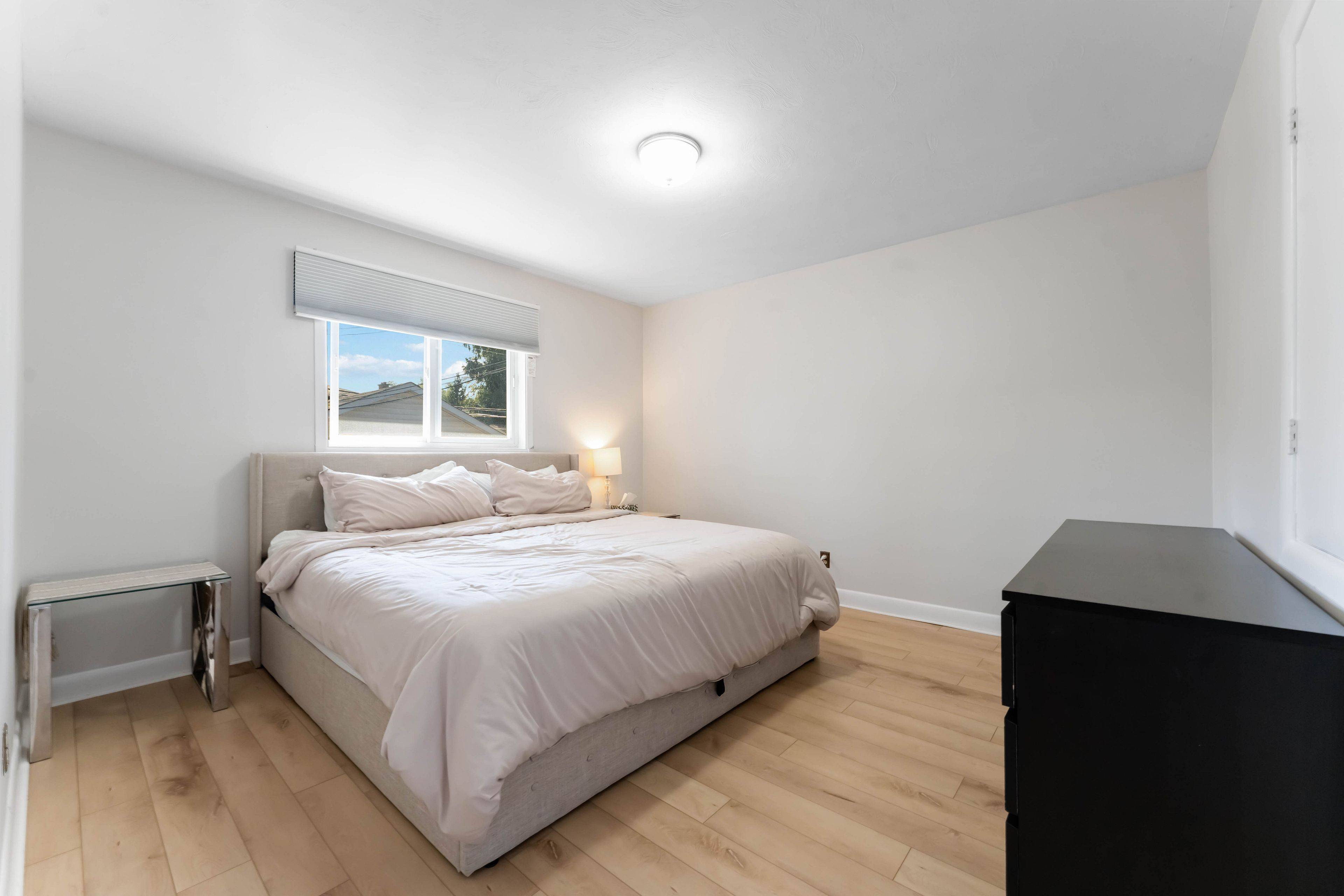 Overbrook - Castleheights And Area, ON K1K 1A6,506 Vernon AVE