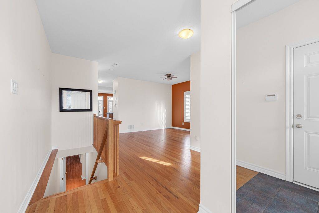 Orleans - Convent Glen And Area, ON K1W 0C2,192 FELICITY CRES