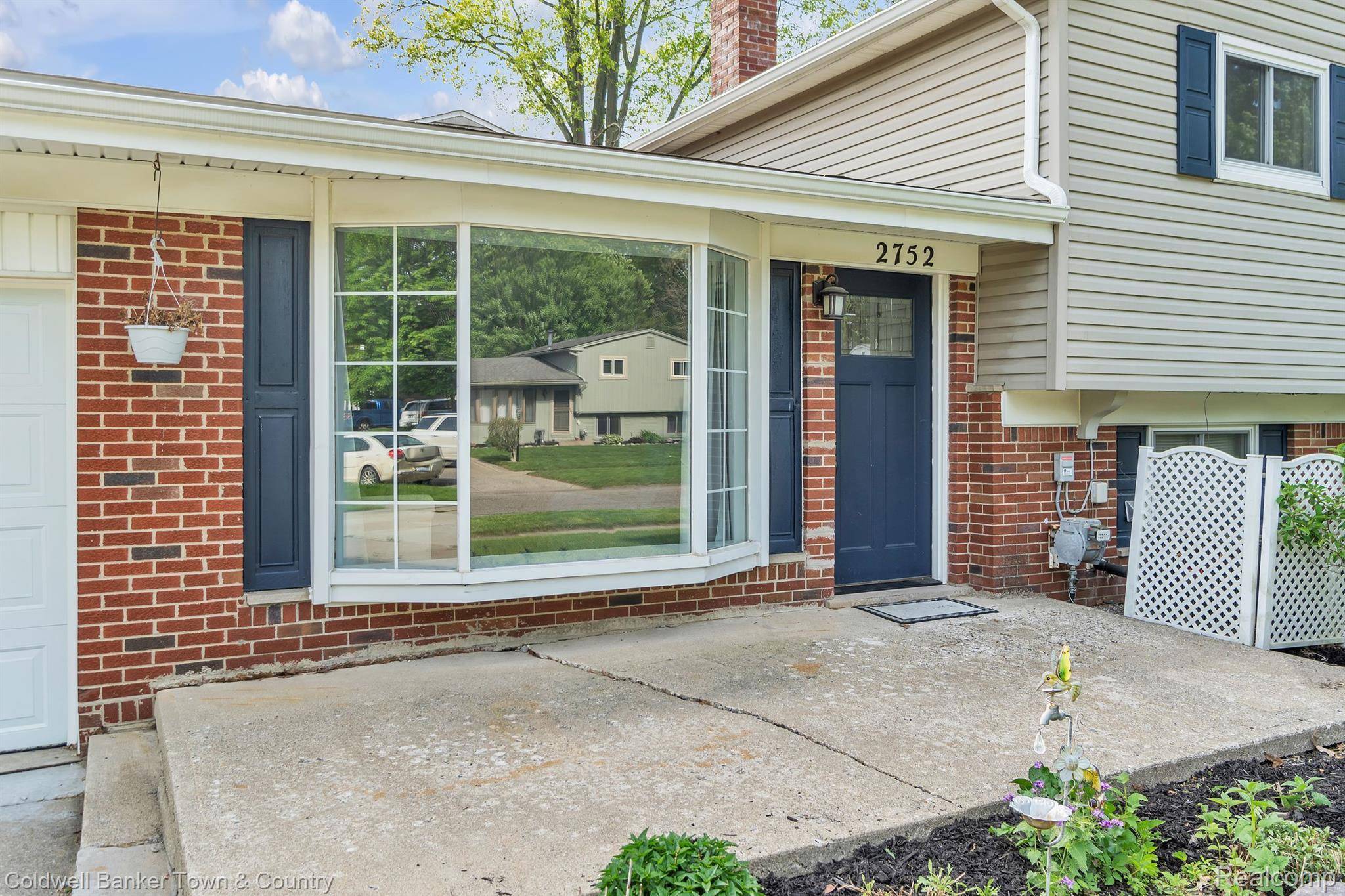 Commerce Twp, MI 48382,2752 RED ARROW DR