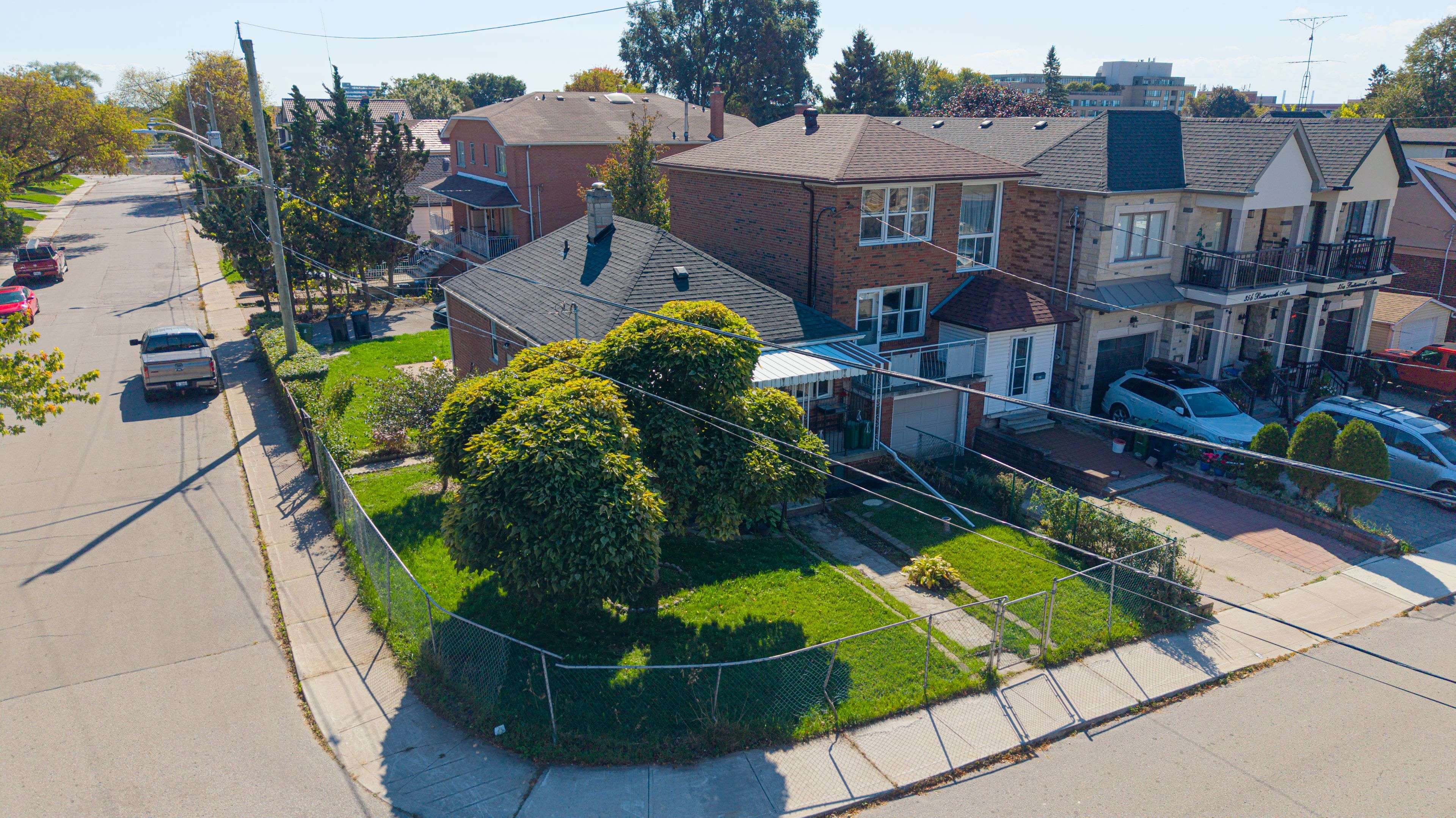 Toronto E06, ON M1L 1H2,39 Butterworth AVE