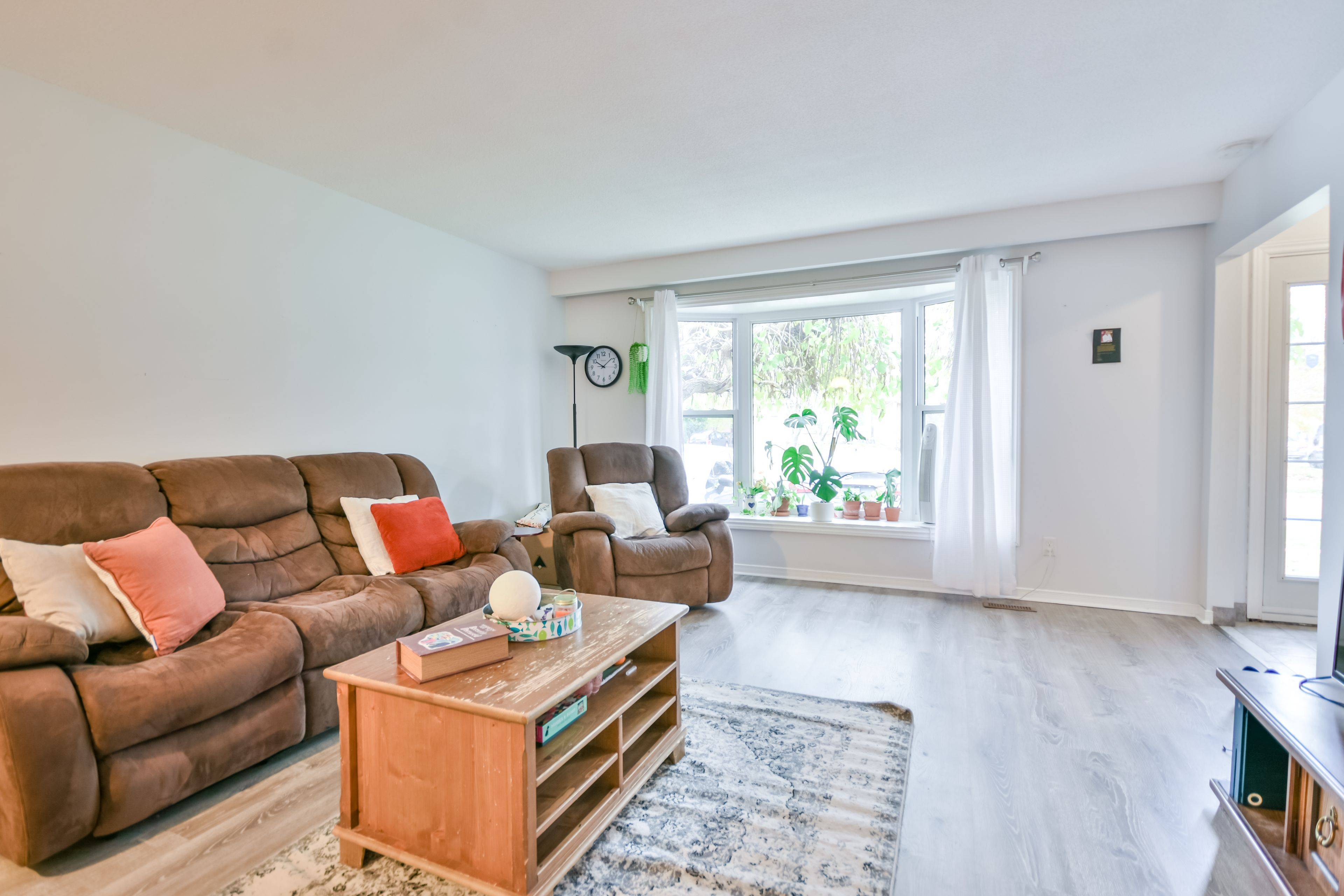 Barrie, ON L4M 5C1,75 Bernick DR