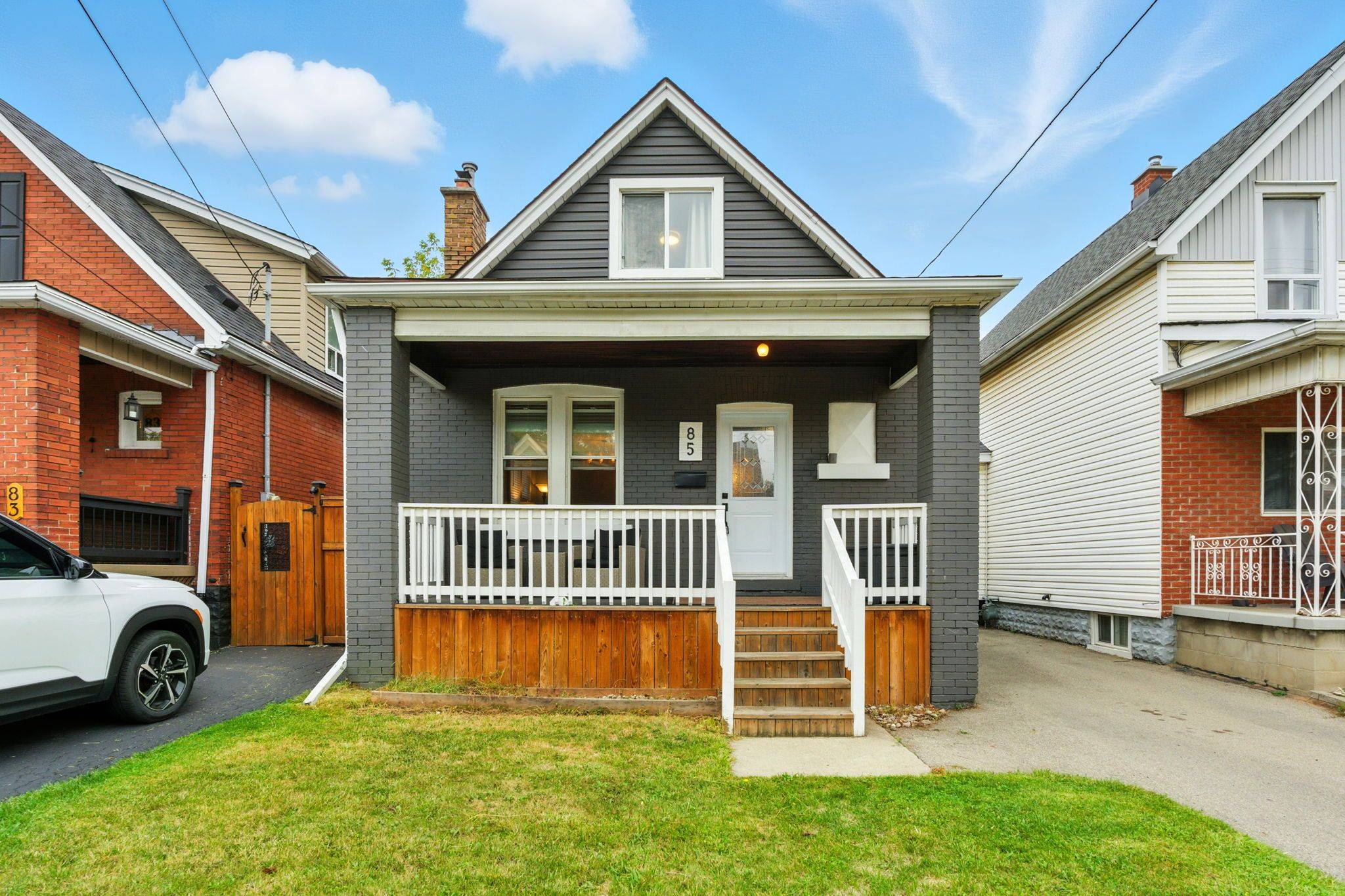 Hamilton, ON L8H 4V3,85 Crosthwaite AVE N