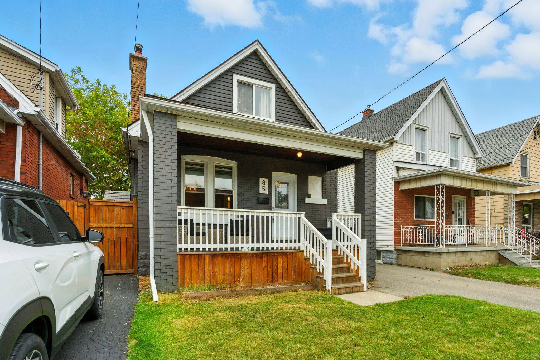 Hamilton, ON L8H 4V3,85 Crosthwaite AVE N