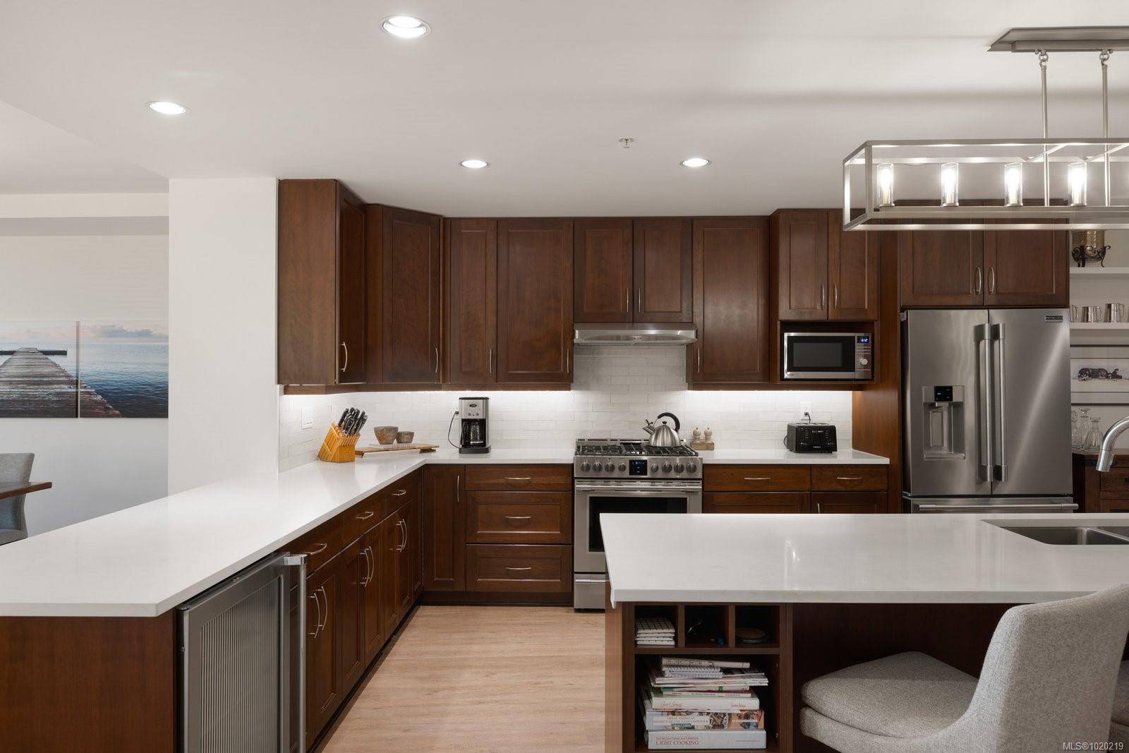 Saanich, BC V8Y 3H8,5322 Sayward Hill Cres