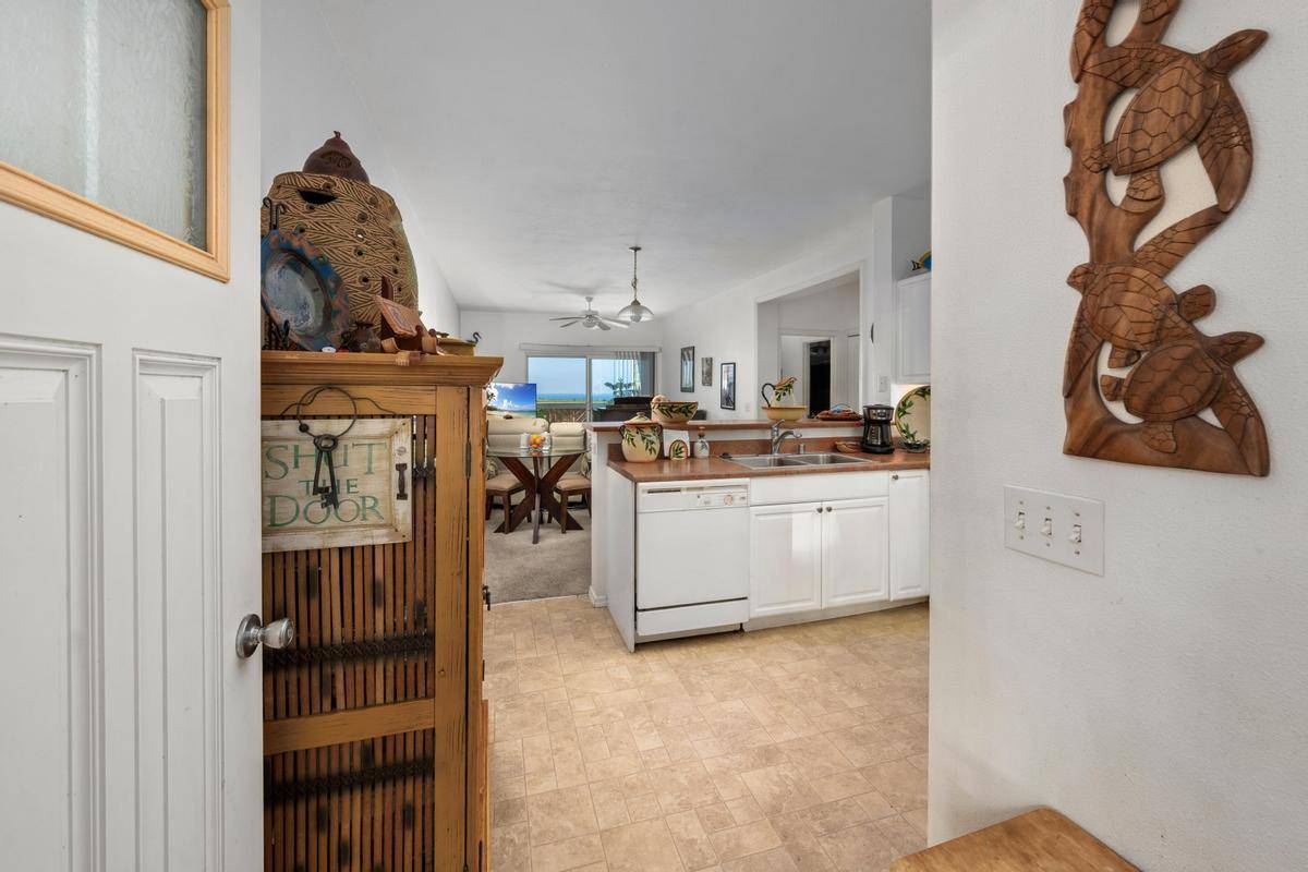 Kailua-kona, HI 96740,73-1107 NUUANU PL #A104