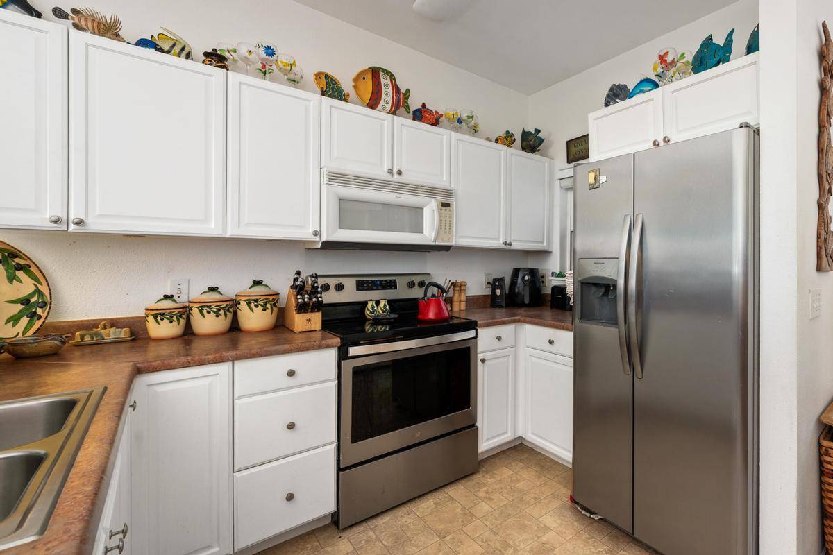 Kailua-kona, HI 96740,73-1107 NUUANU PL #A104