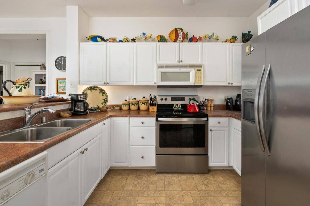 Kailua-kona, HI 96740,73-1107 NUUANU PL #A104