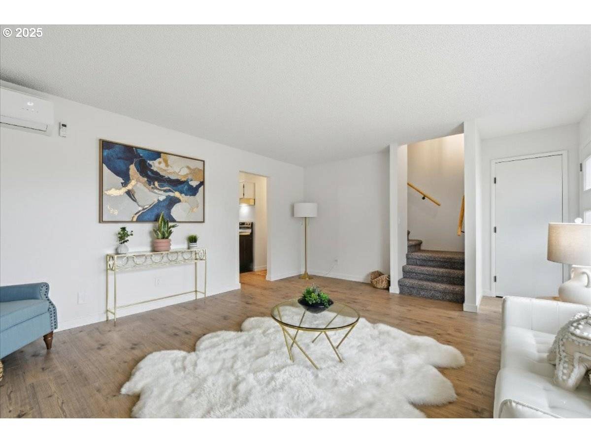 Hillsboro, OR 97124,211 NE 28TH AVE