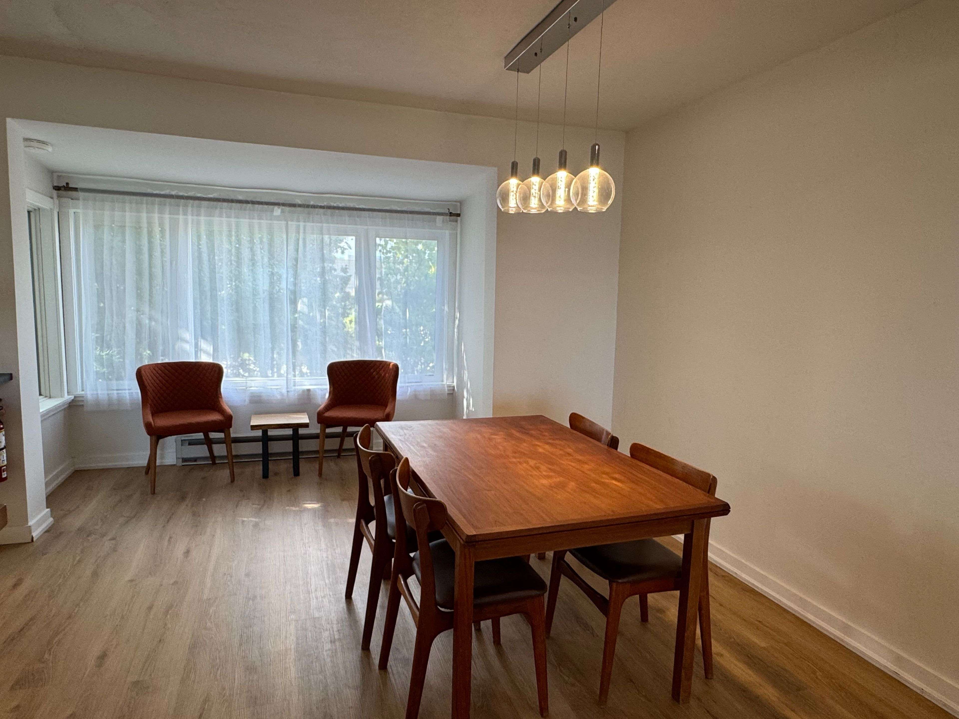 Hamilton, ON L8E 5E1,30 Trillium AVE