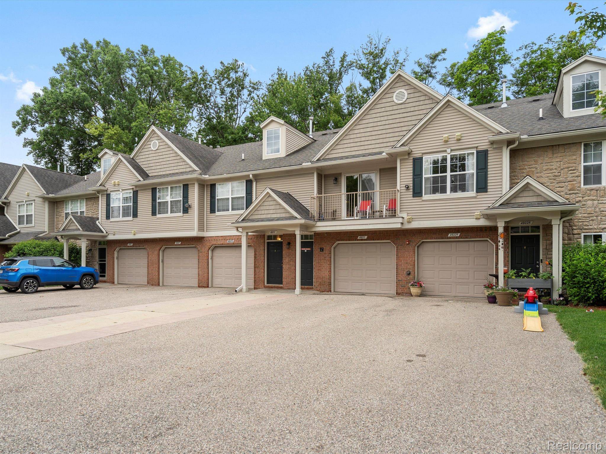 Shelby Twp, MI 48317,49211 W WOODS DR