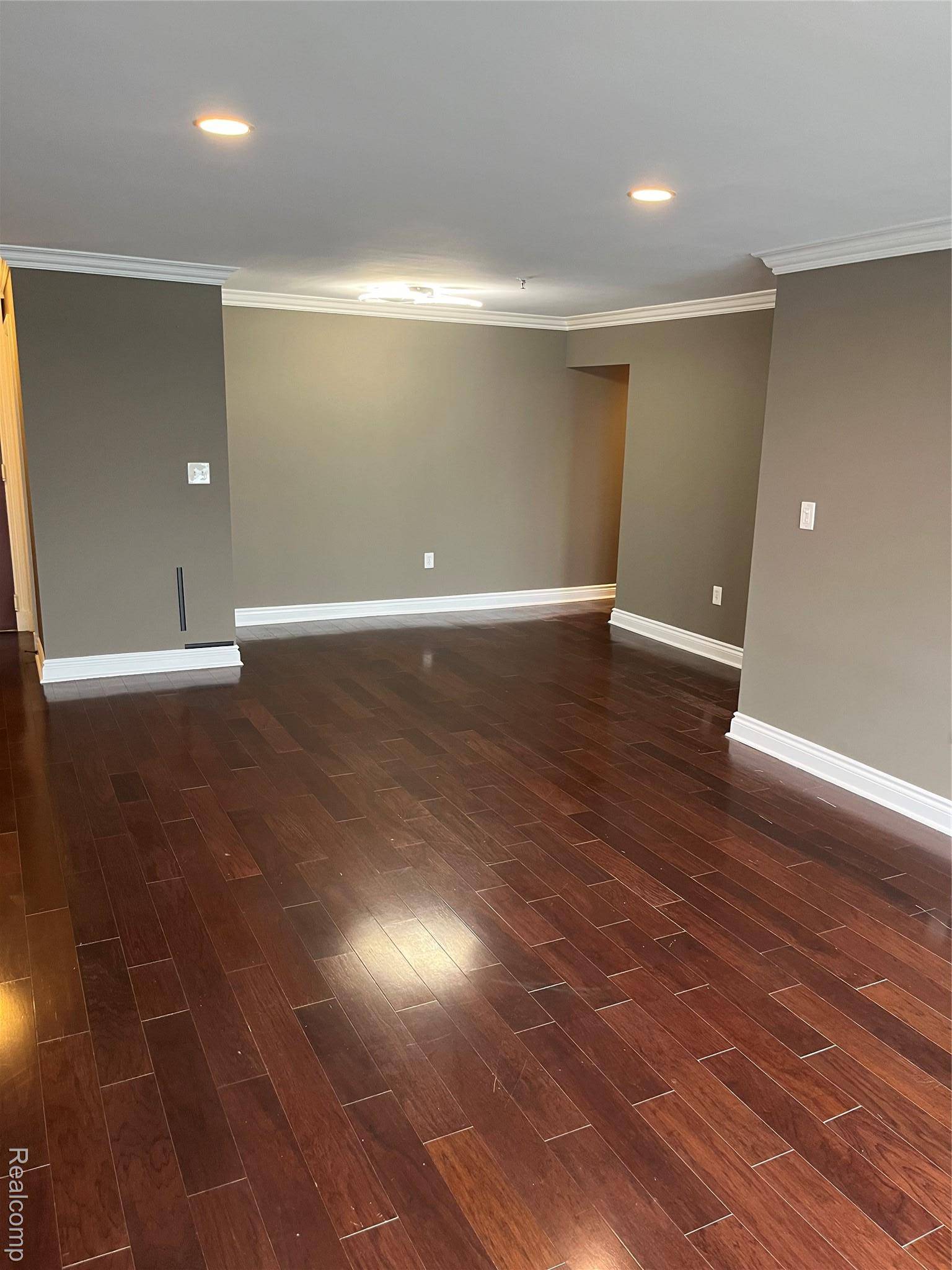 Detroit, MI 48226,1001 W Jefferson DR #26J