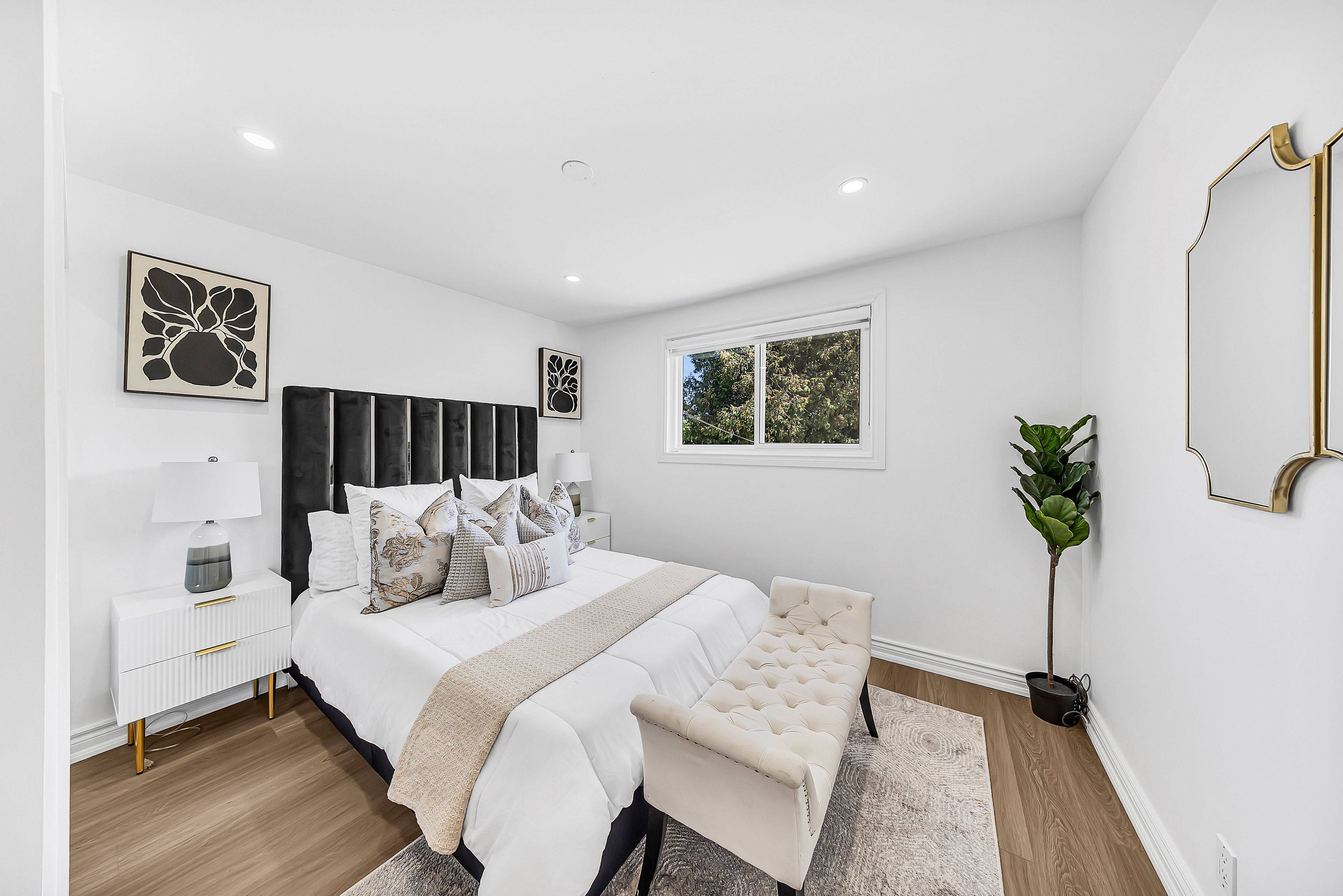 Pickering, ON L1W 1Z1,733 Lublin AVE