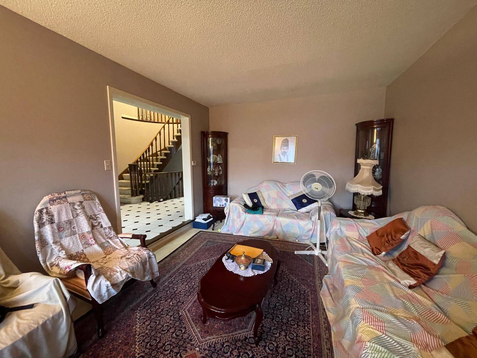 Markham, ON L3T 6Y6,117 Summerdale DR