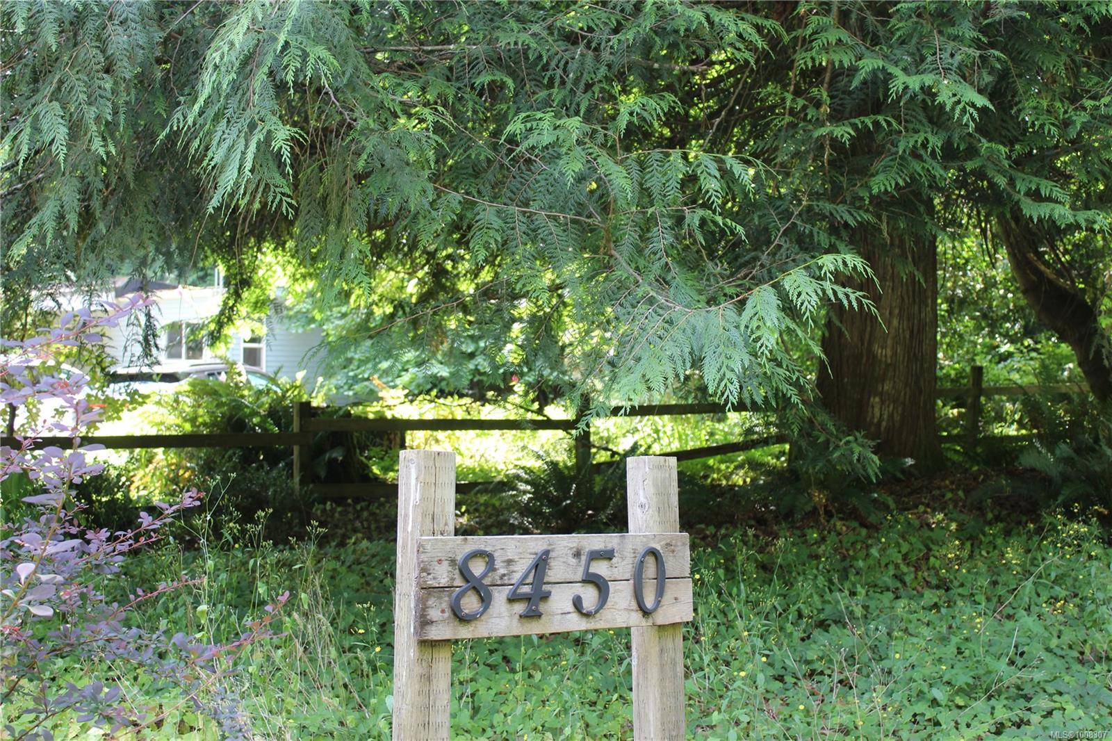 Fanny Bay, BC V0R 1W0,8450 Berray Rd