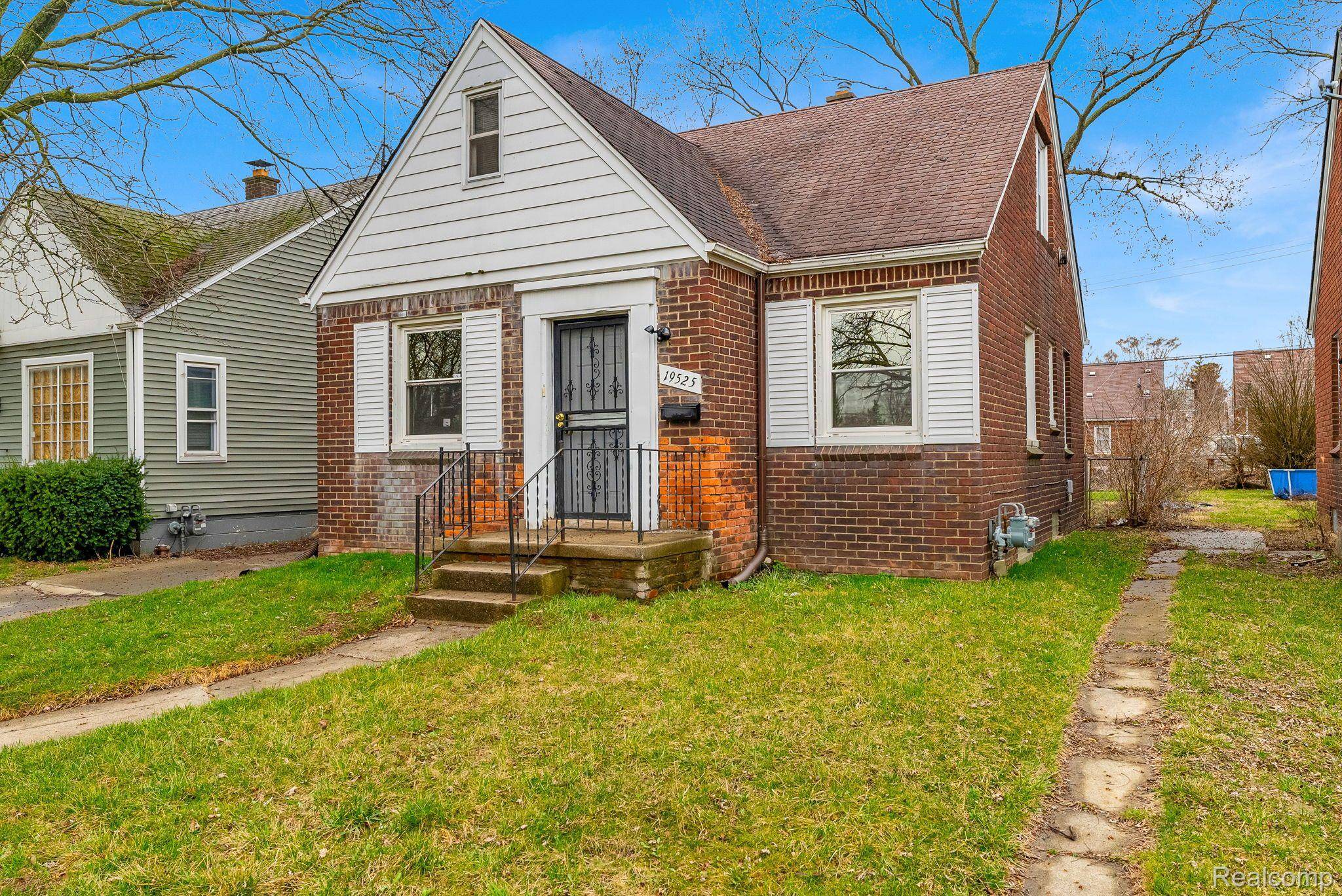 Detroit, MI 48205,19525 FAIRPORT ST