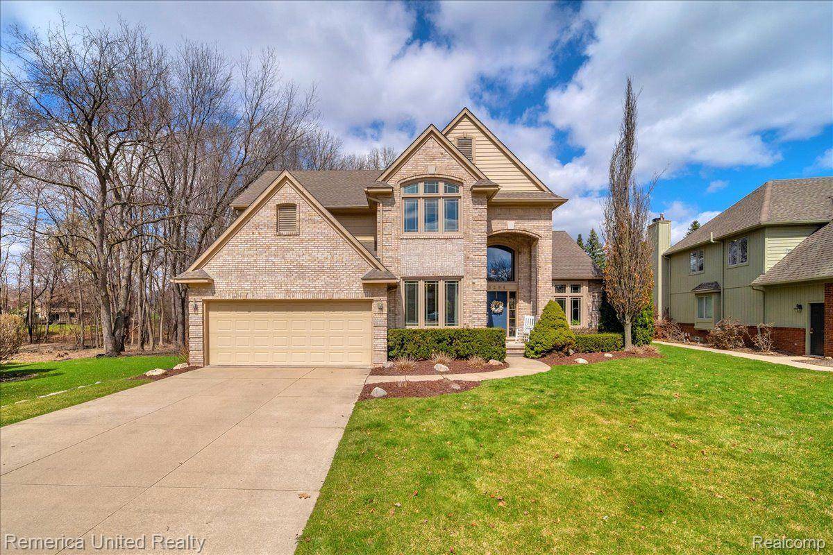 Wixom, MI 48393,1294 S CREEK DR