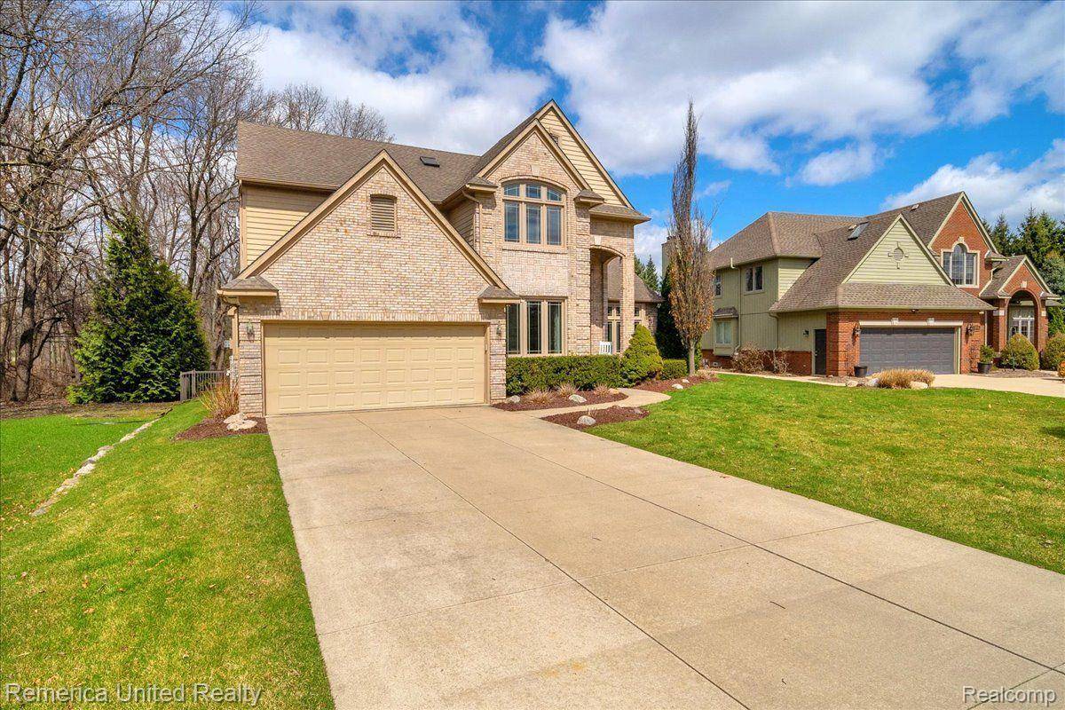 Wixom, MI 48393,1294 S CREEK DR