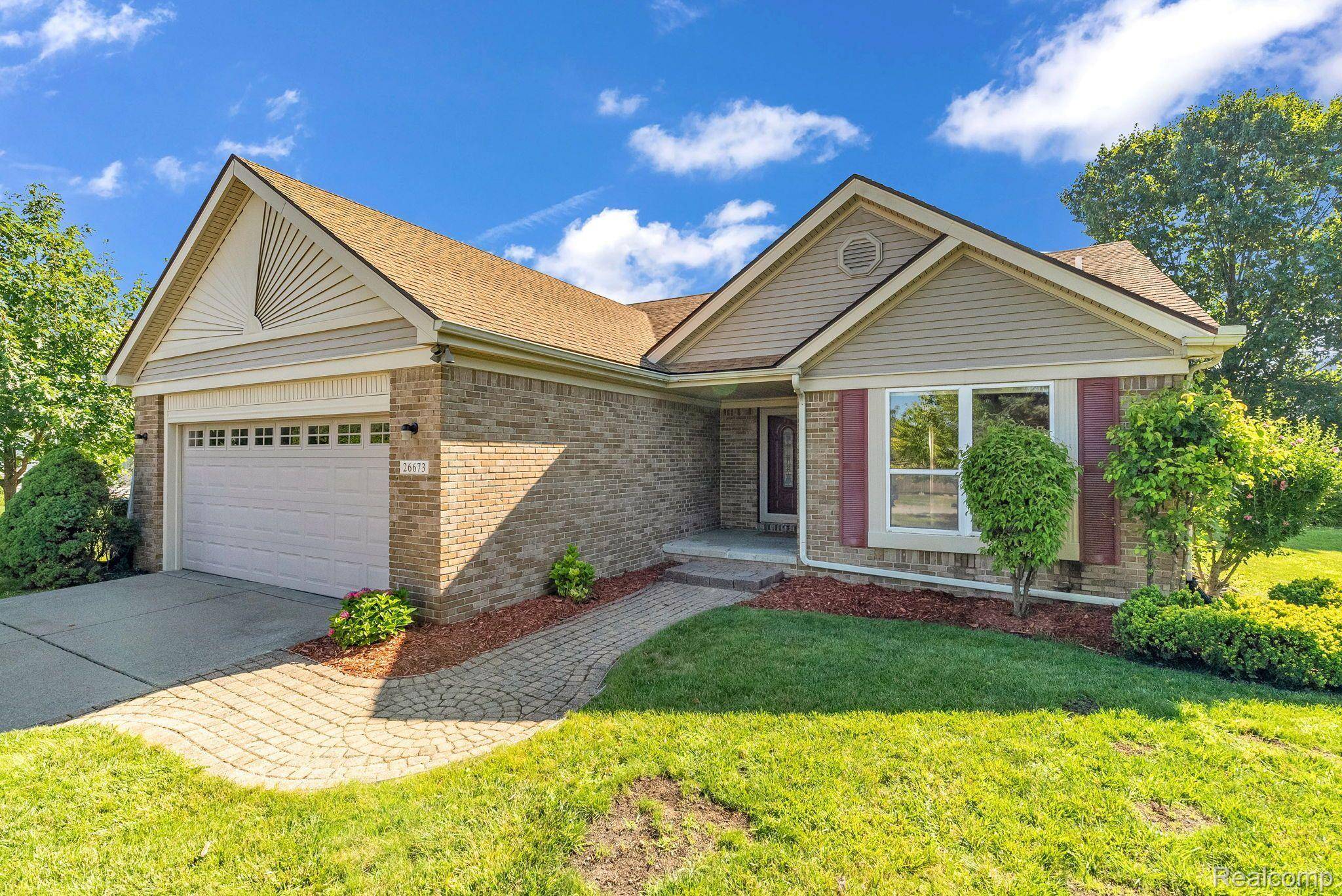 Woodhaven, MI 48183,26673 COTTONWOOD ST