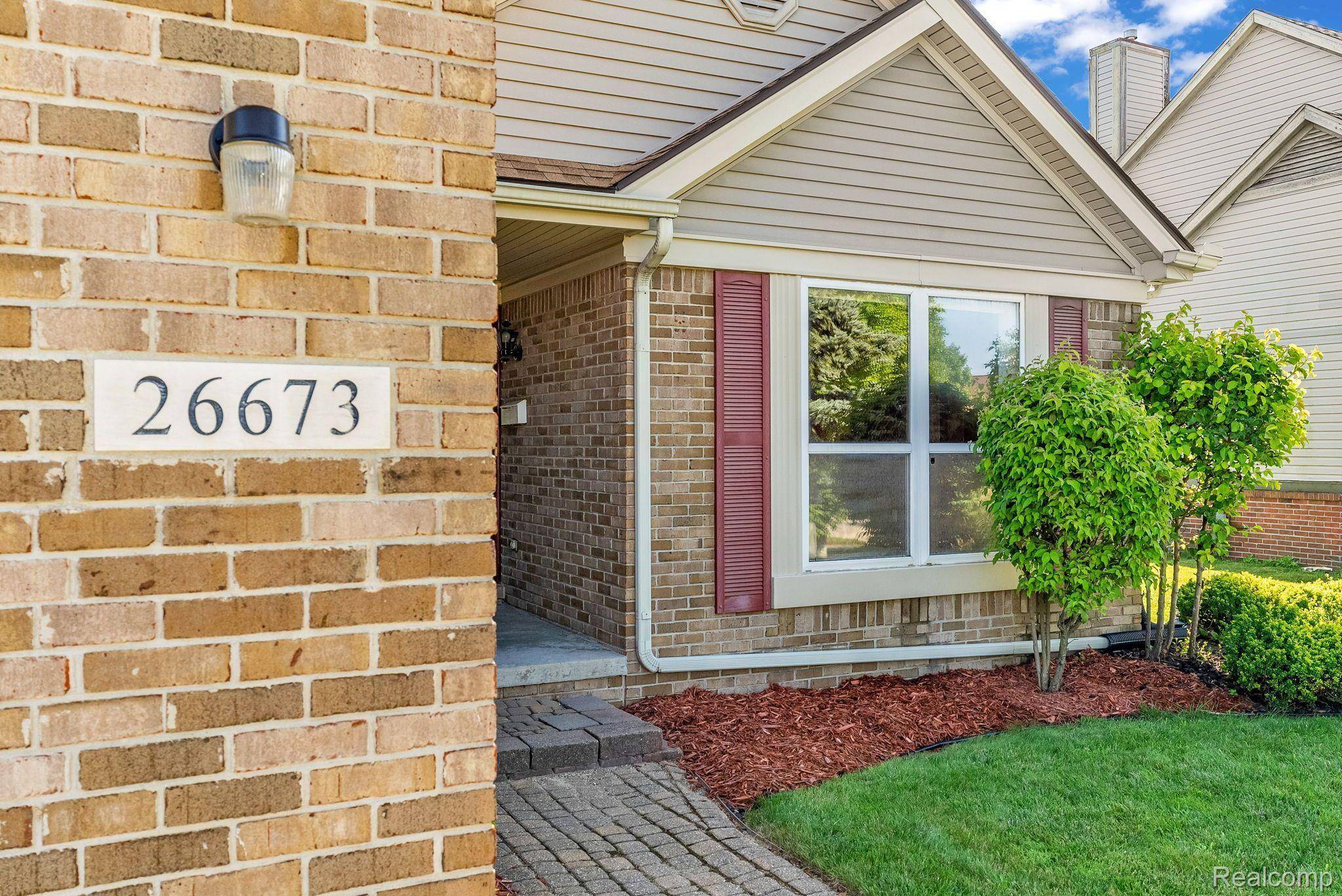 Woodhaven, MI 48183,26673 COTTONWOOD ST