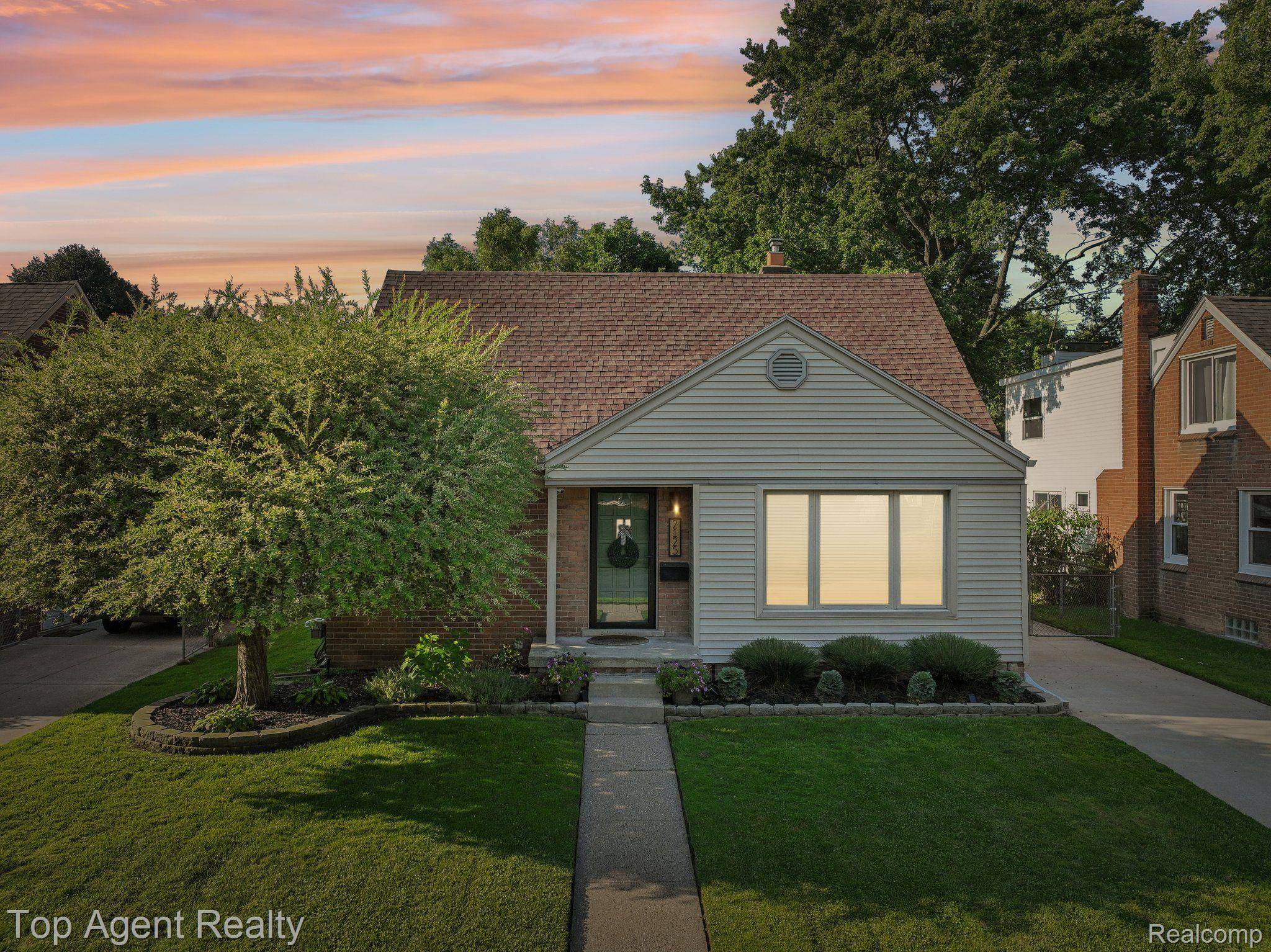 Royal Oak, MI 48067,2125 KALAMA AVE