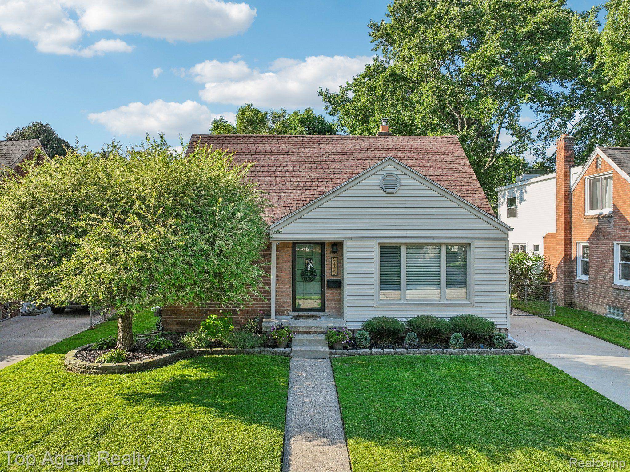 Royal Oak, MI 48067,2125 KALAMA AVE