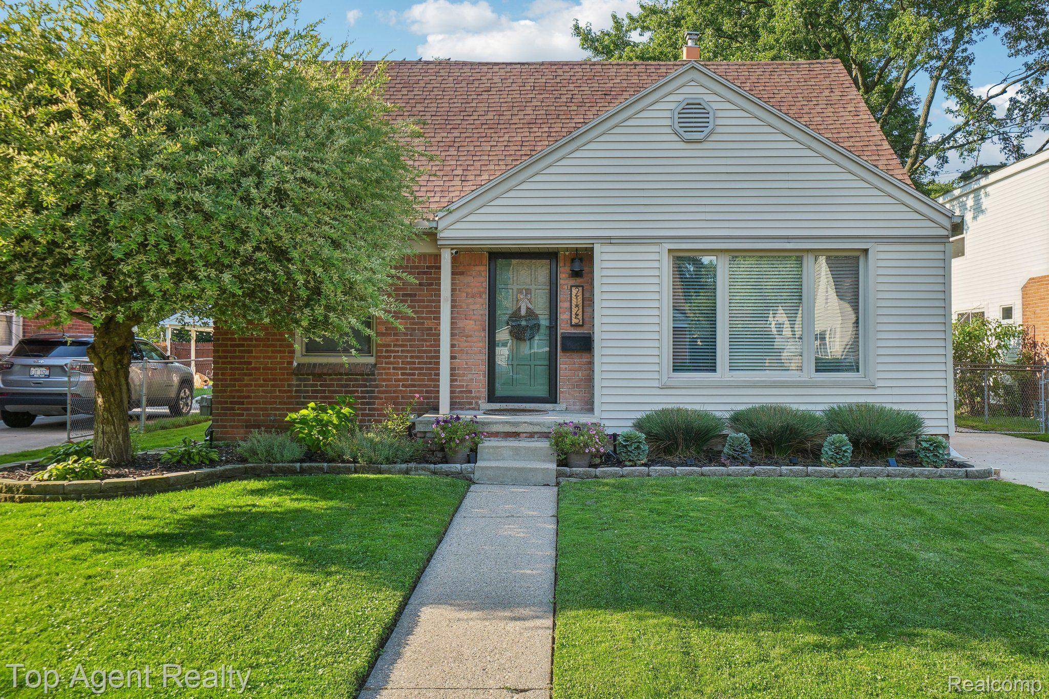 Royal Oak, MI 48067,2125 KALAMA AVE