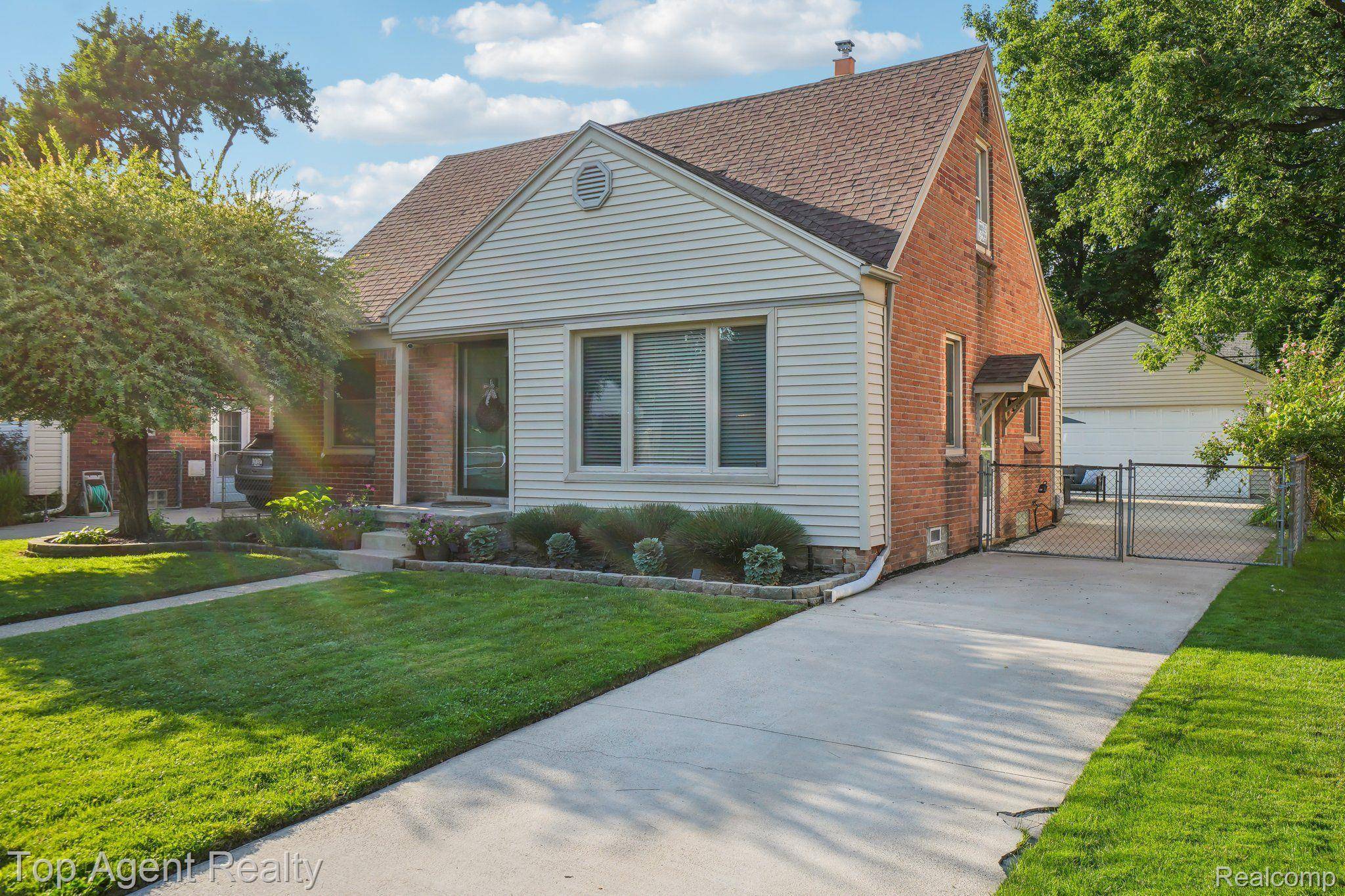 Royal Oak, MI 48067,2125 KALAMA AVE