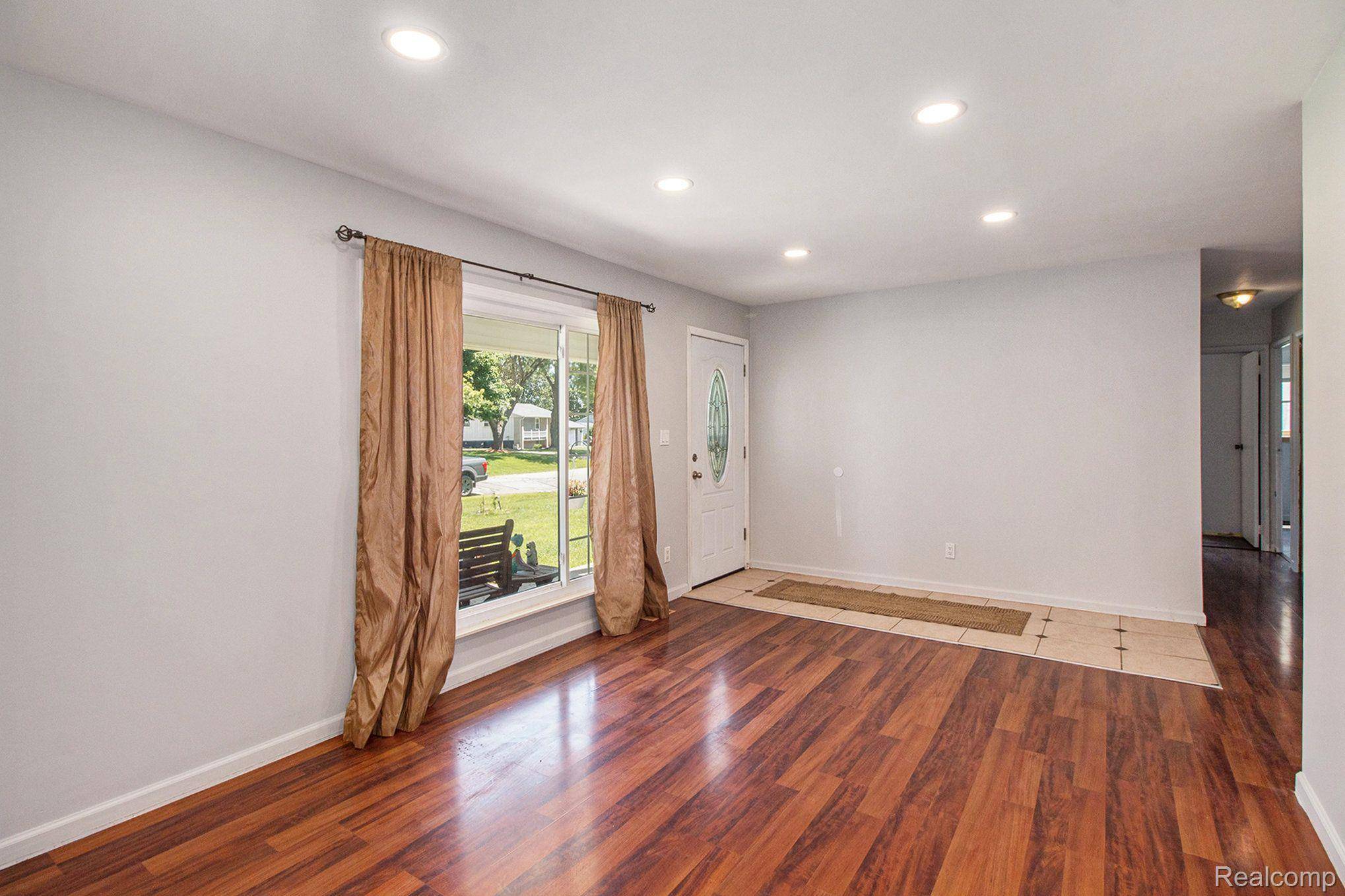 Wolverine Lake, MI 48390,2665 LOS ANGELES DR