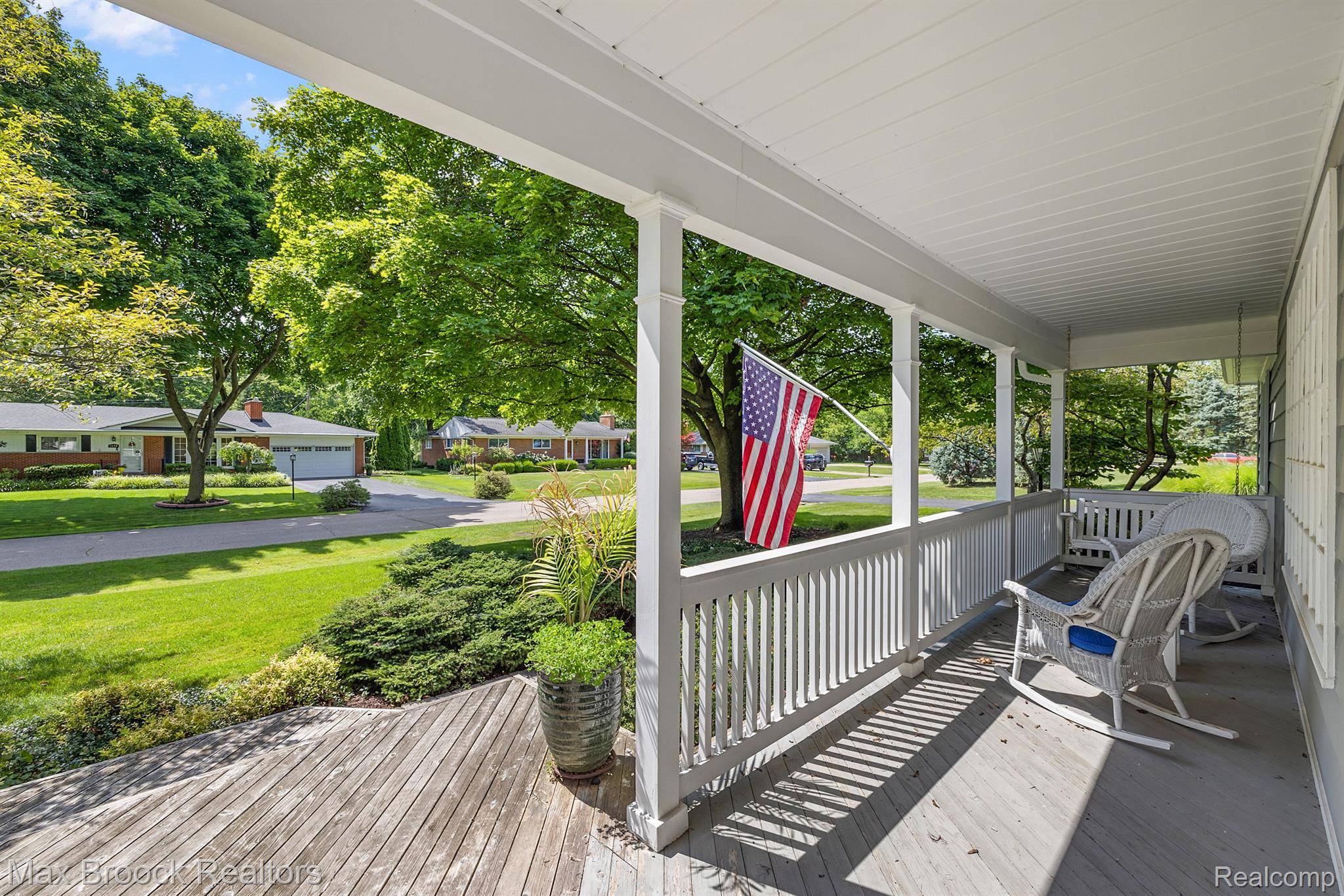 West Bloomfield, MI 48324,2683 Pine Ridge RD