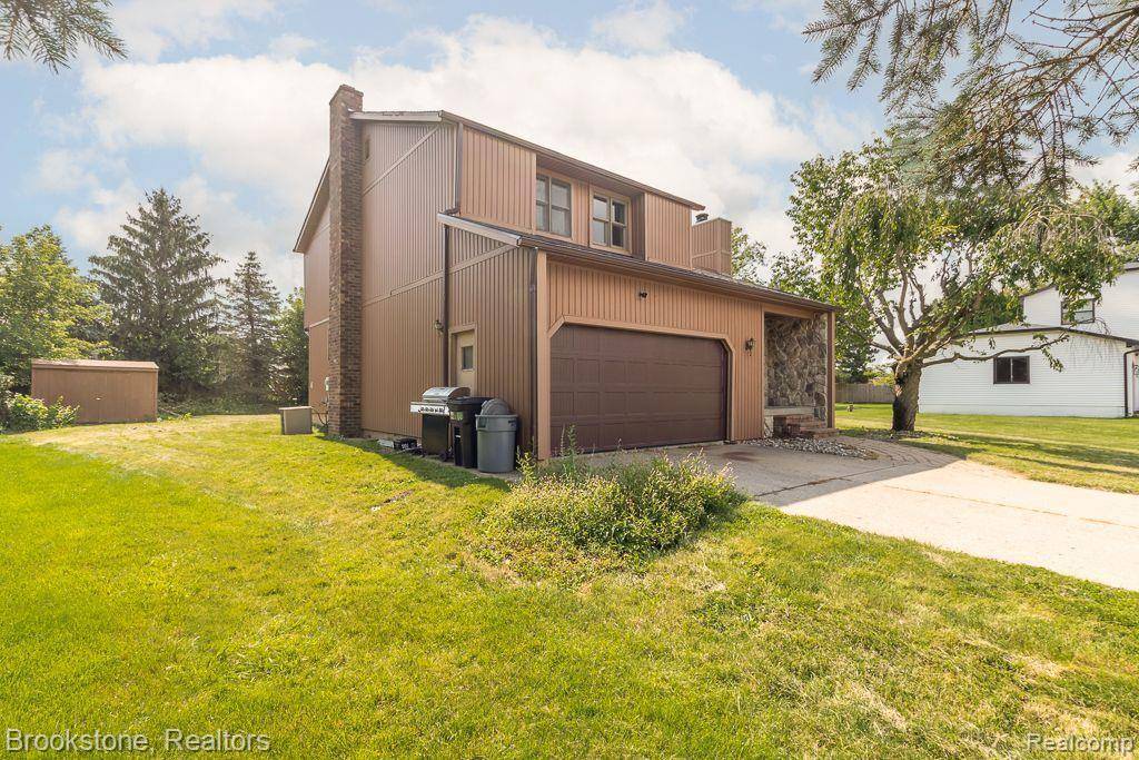 Davison, MI 48423,8430 BELLECHASSE CT