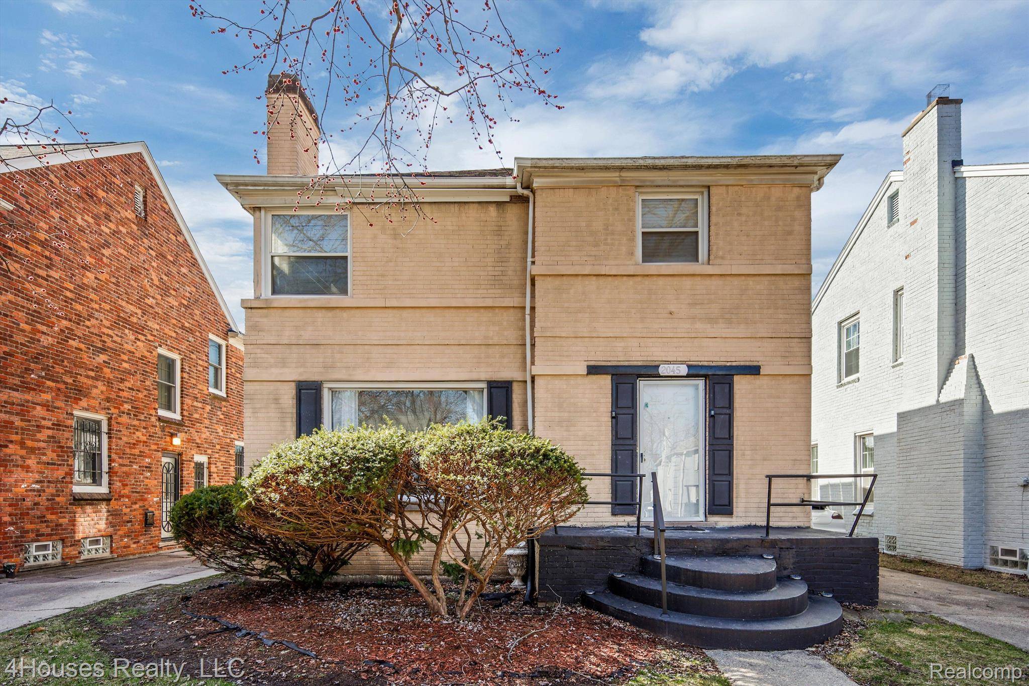 Detroit, MI 48221,20451 PICADILLY RD