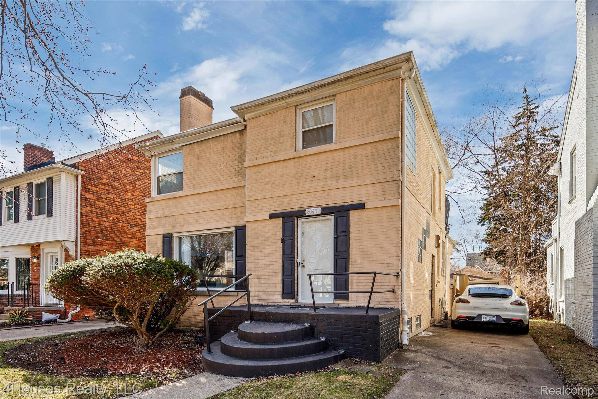 Detroit, MI 48221,20451 PICADILLY RD