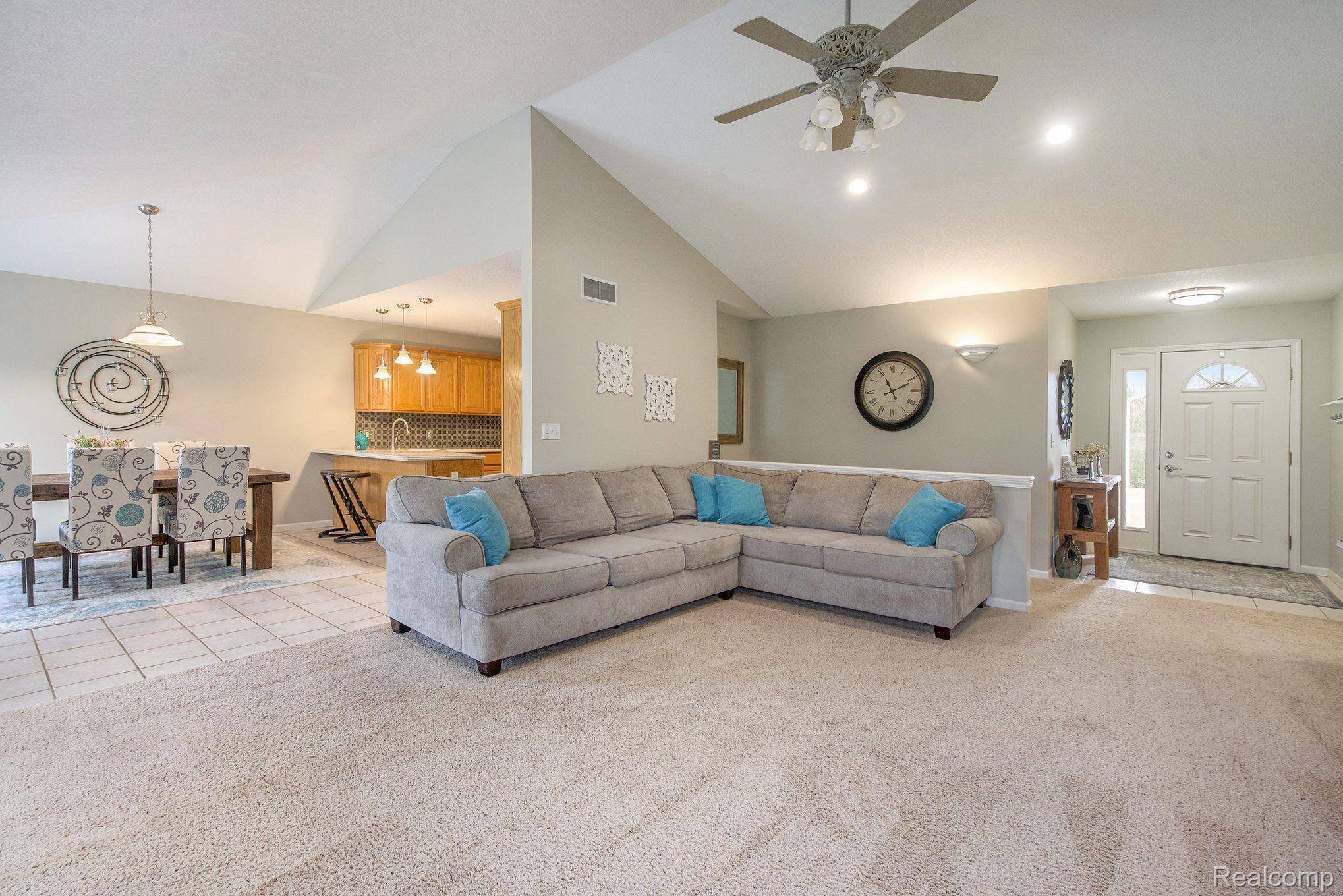 Gregory, MI 48137,18328 WALNUT LN