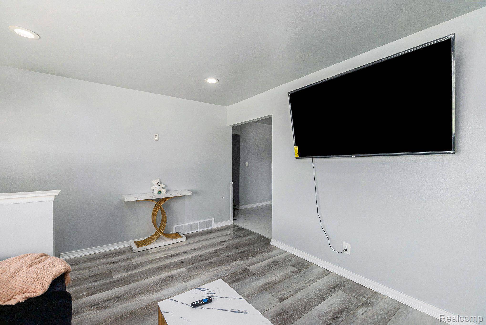 Warren, MI 48092,4706 RED MAPLE Dr