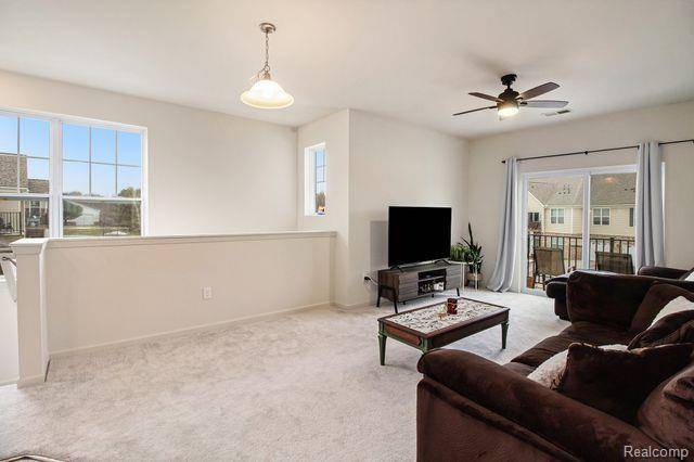 Howell, MI 48855,9828 RIDGE RUN