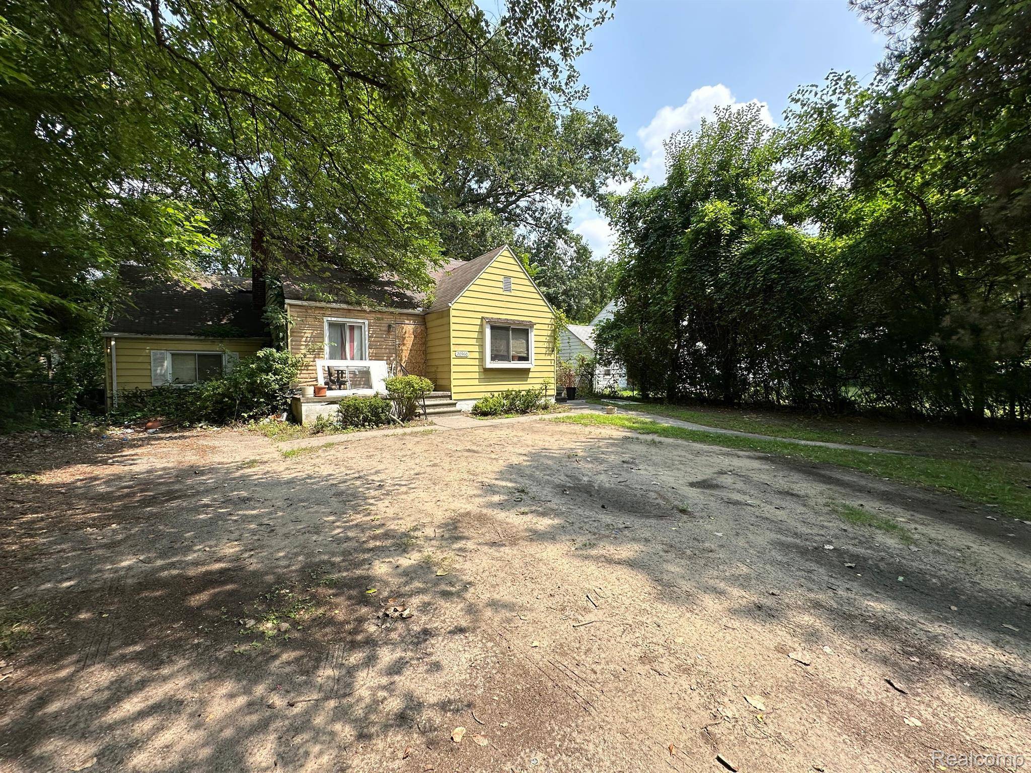 Southfield, MI 48075,20960 WESTHAMPTON AVE