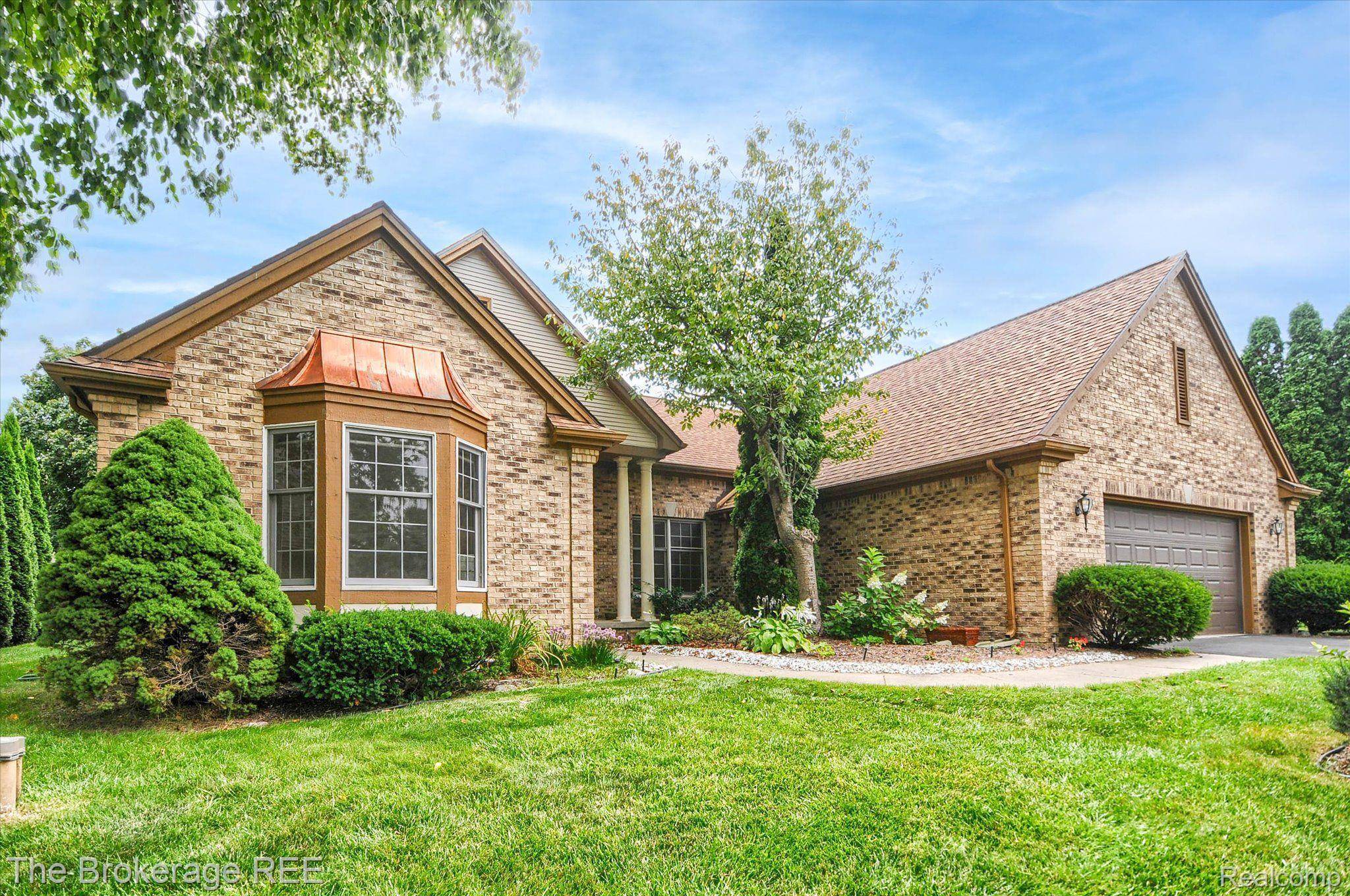 Fenton, MI 48430,16053 SILVERWOOD DR