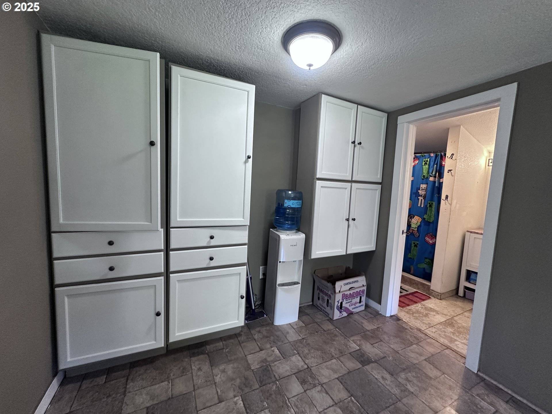 St Helens, OR 97051,297 S 6TH ST