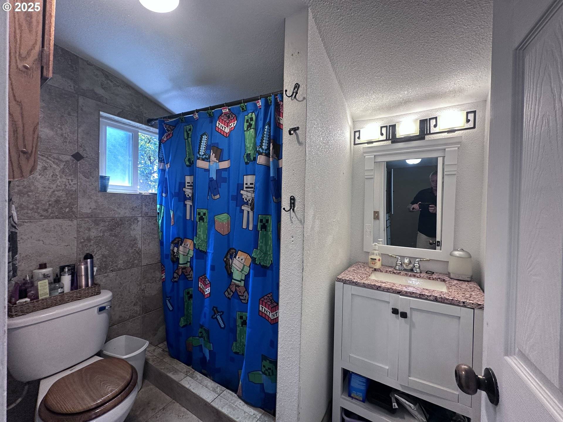 St Helens, OR 97051,297 S 6TH ST