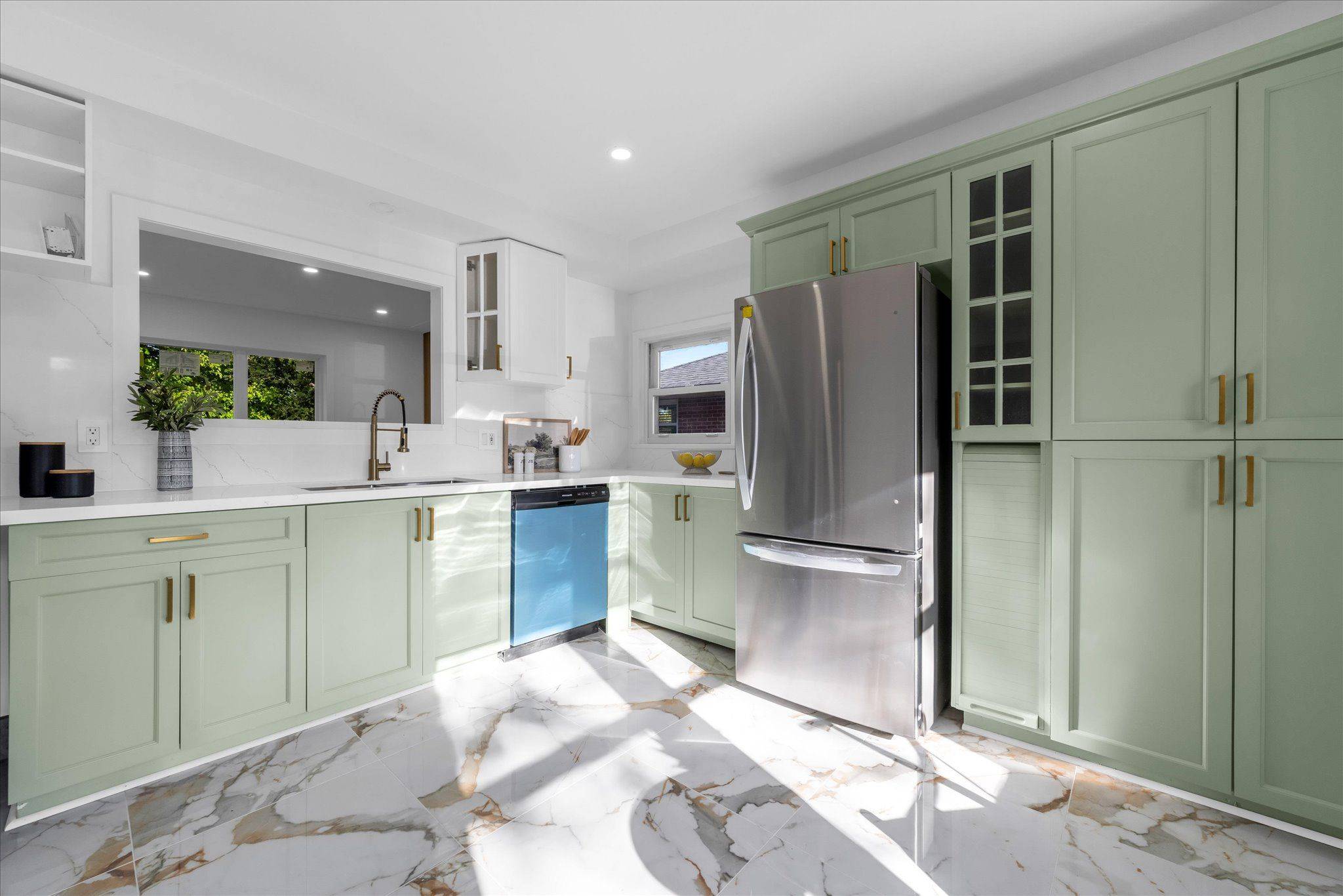 Hamilton, ON L8T 2H1,39 Grandfield ST