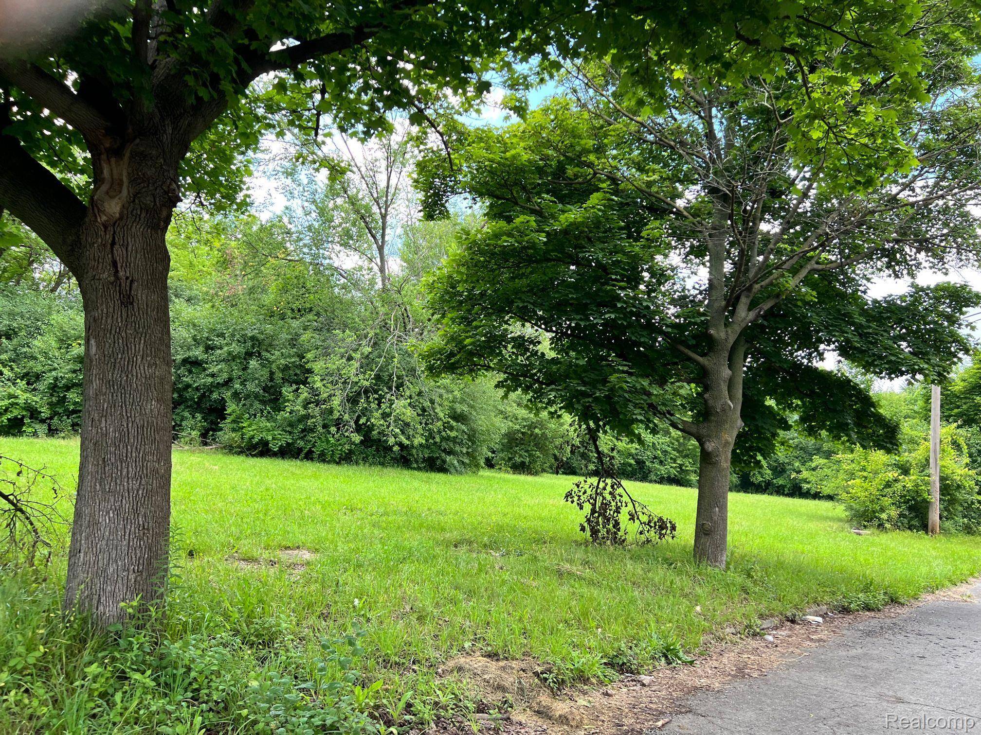 Detroit, MI 48208,2417 W EDSEL FORD FWY