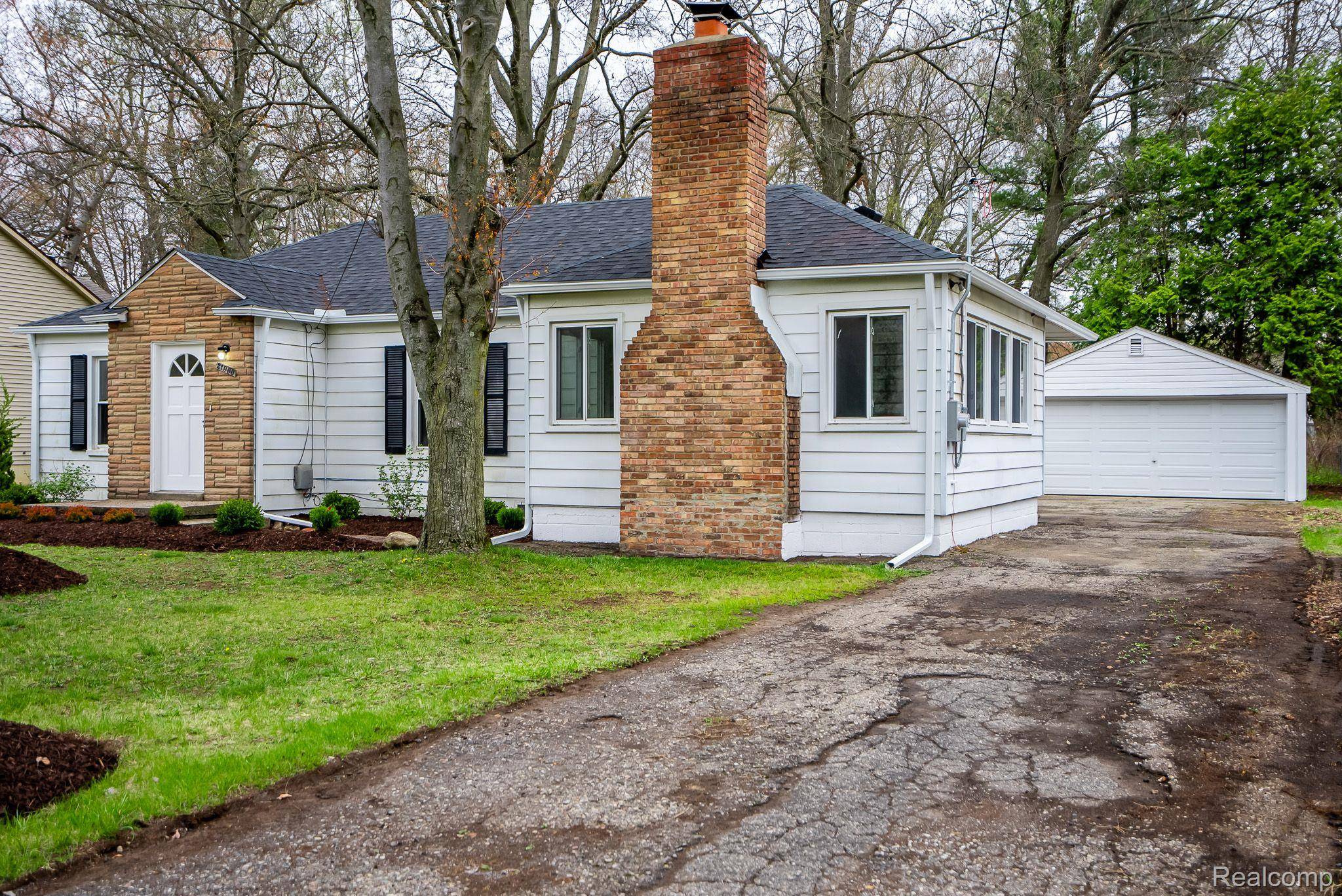 Southfield, MI 48075,21000 MADA AVE