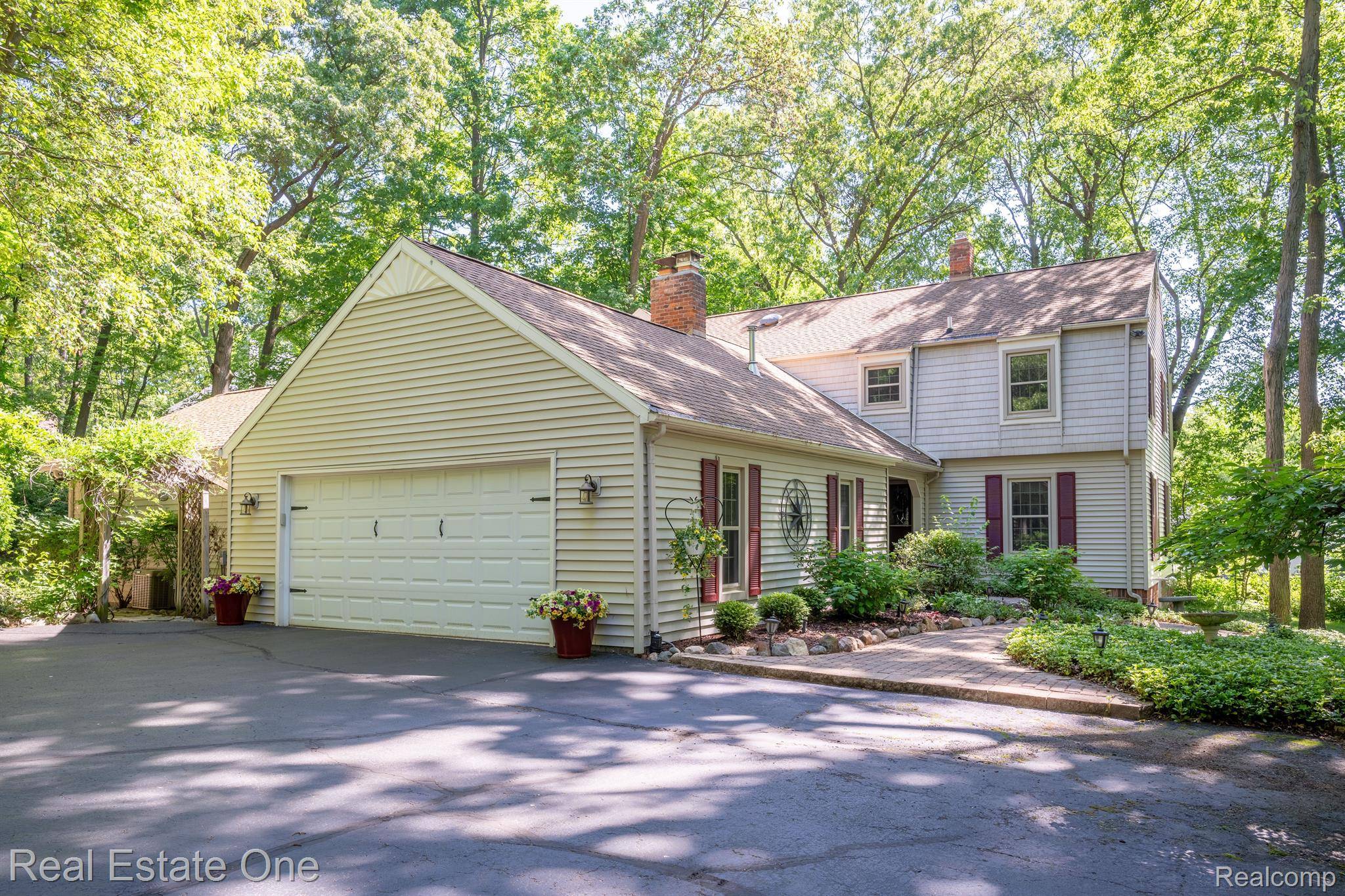 Pinckney, MI 48169,5511 ARAPAHO PASS