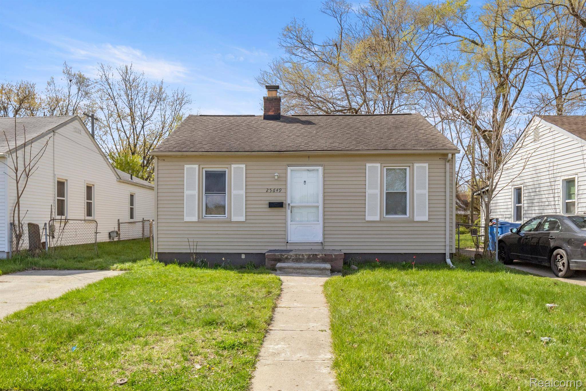 Dearborn Heights, MI 48125,25649 PENN ST