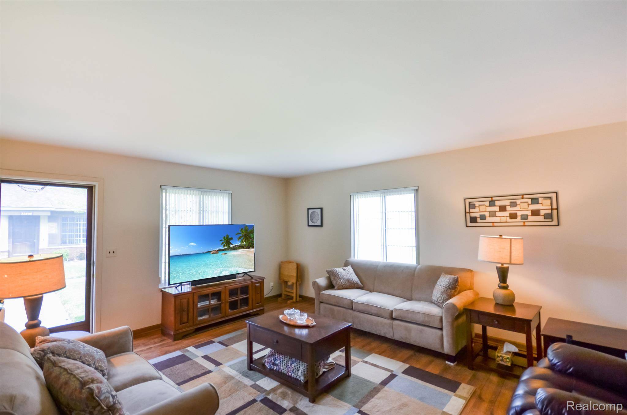 Warren, MI 48093,32811 Valley DR