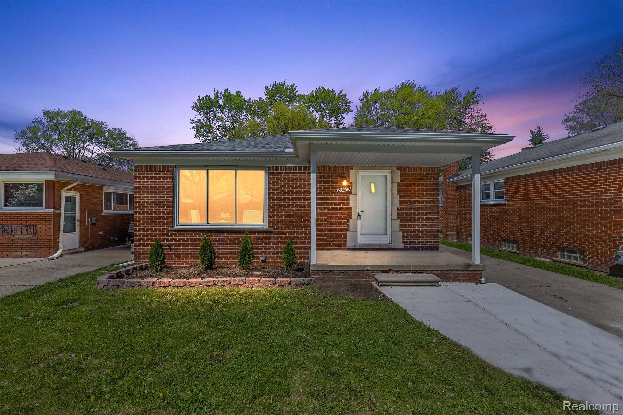 Harper Woods, MI 48225,20275 HUNT CLUB DR