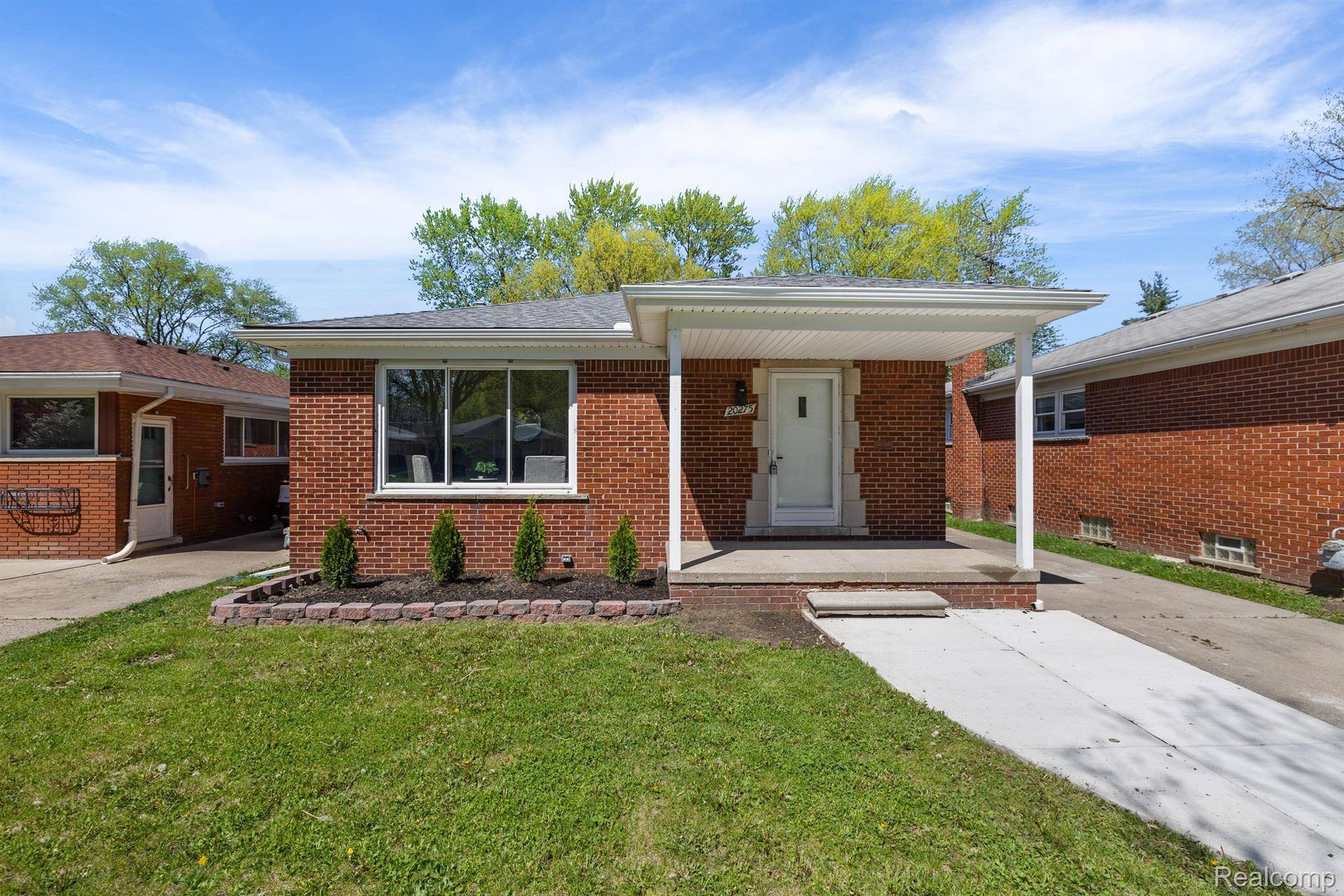 Harper Woods, MI 48225,20275 HUNT CLUB DR