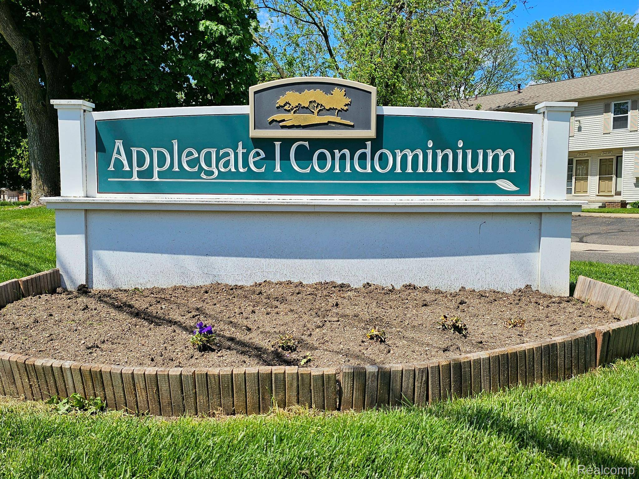 Novi, MI 48375,24264 BASHIAN DR