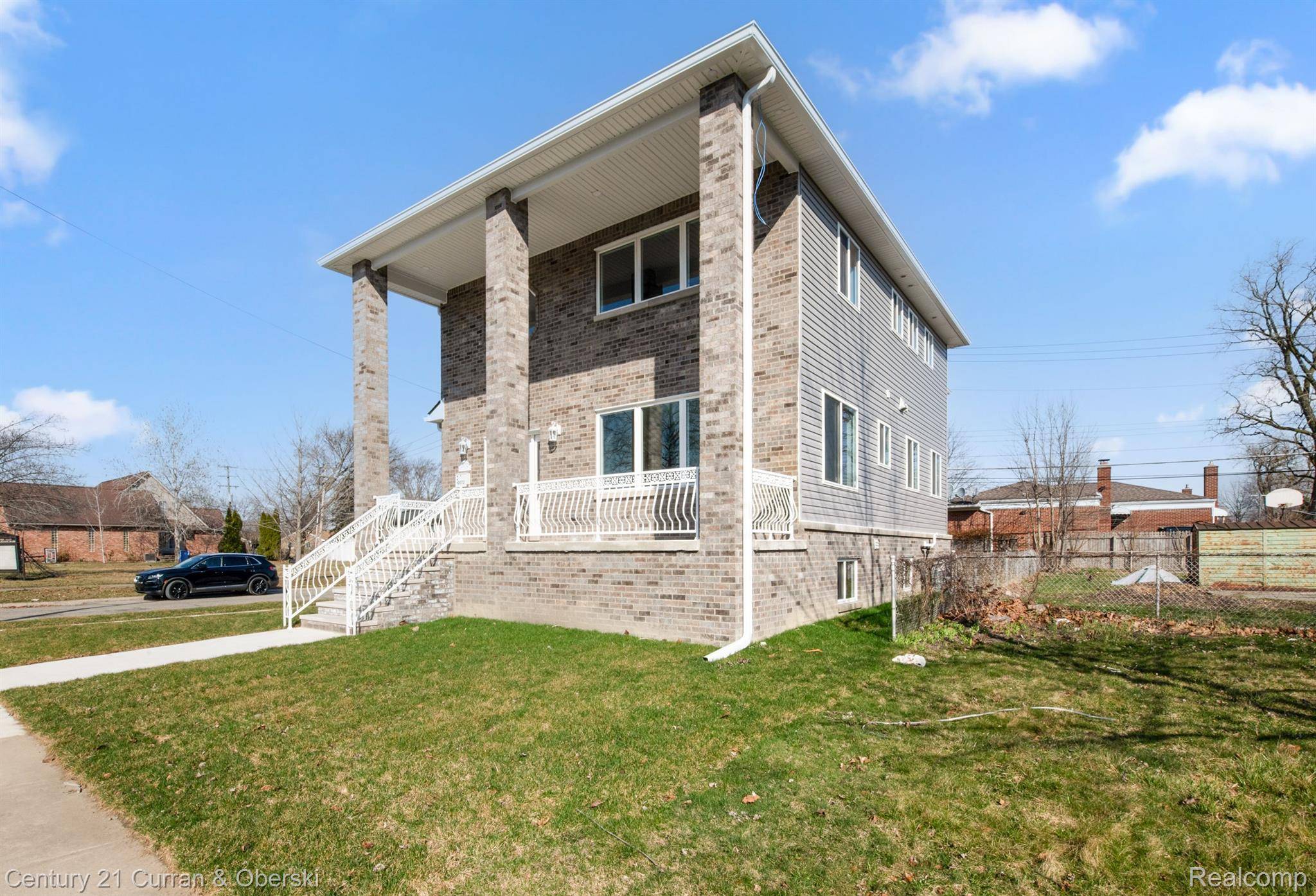 Dearborn Heights, MI 48127,26172 HASS ST